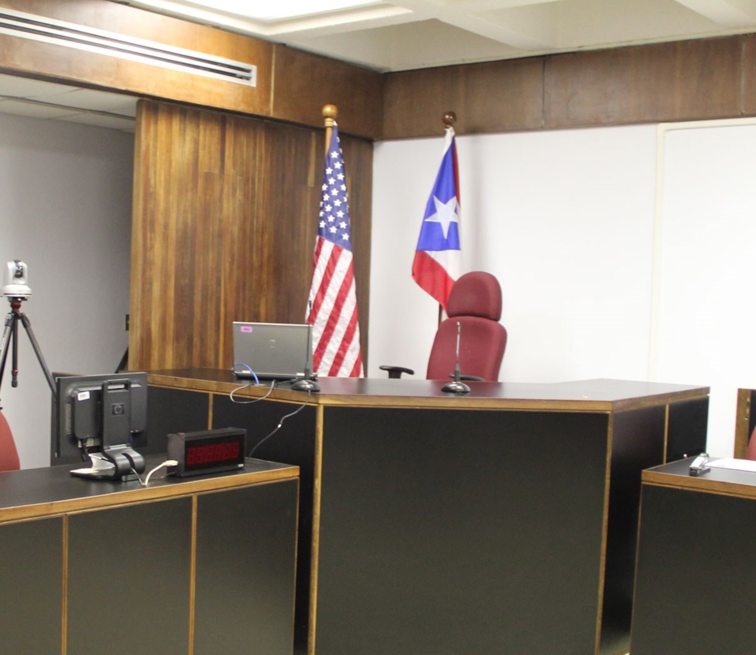 La jueza Sylvia Díaz Solla, de la sala 404 del Tribunal de Primera Instancia en Bayamón, determinó causa para juicio contra López Layer. (GFR Media)