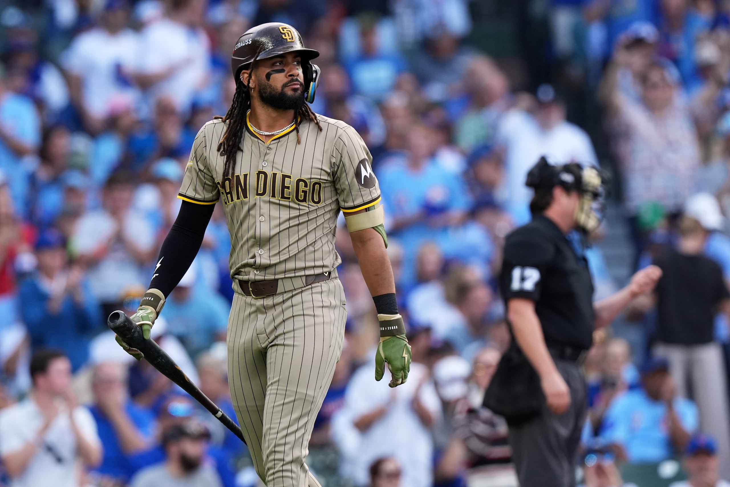 Fernando Tatis Jr. luego de poncharse en el tercer juego de la serie de comodines entre los Padres y los Cubs.