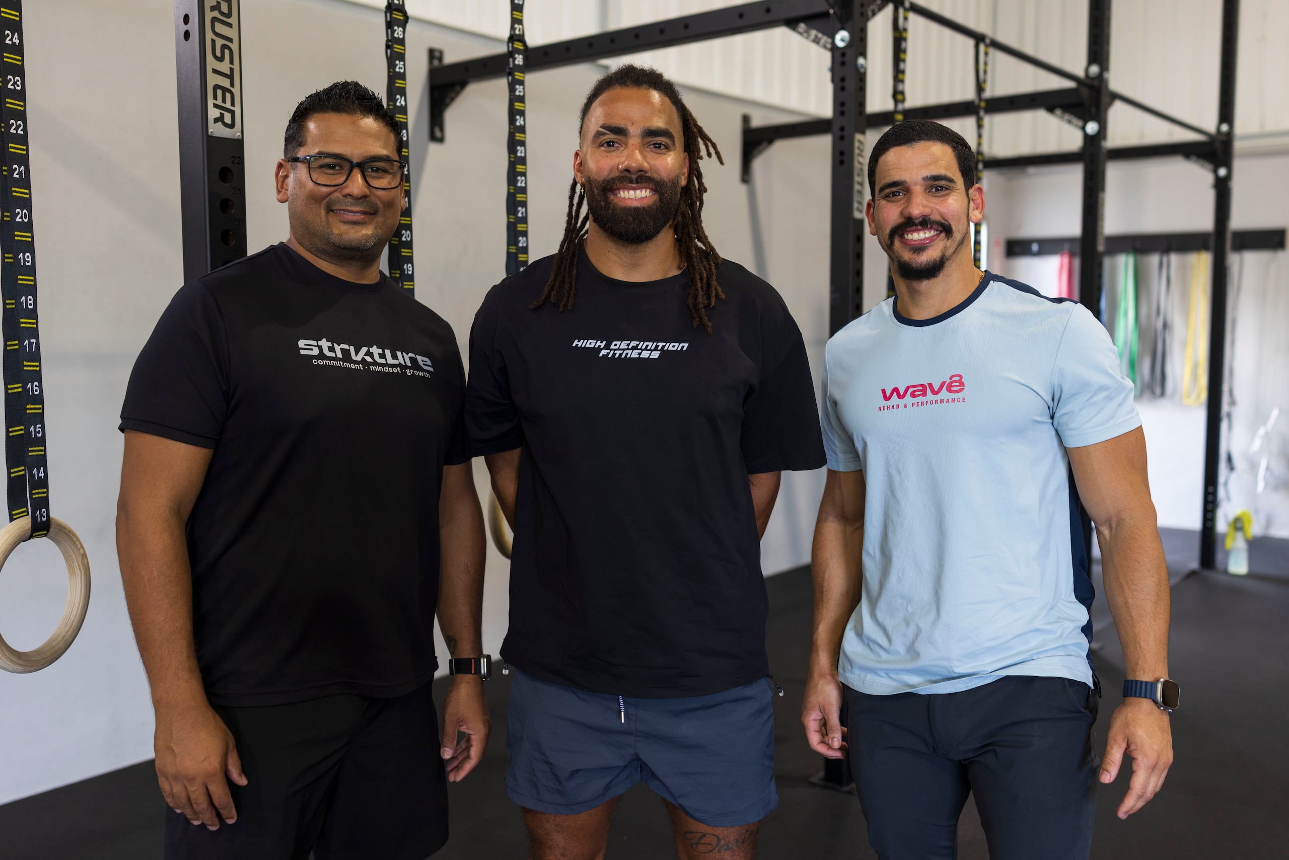 De izquierda a derecha, Damián Centeno, Harold Díaz y el quiropráctico, Jorge Moreno.
