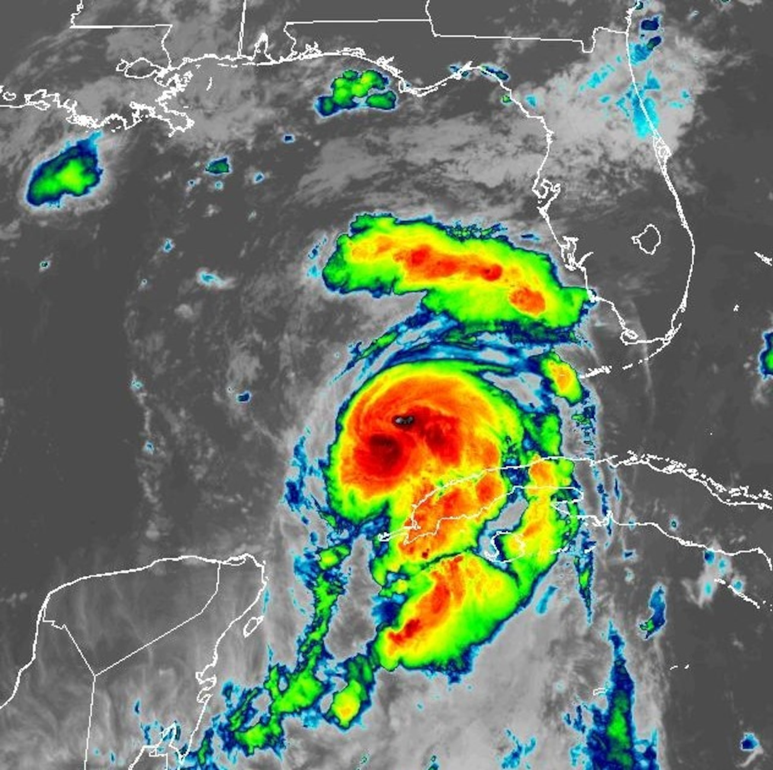 Idalia se convirtió en huracán este martes al alcanzar vientos máximos sostenidos de 75 millas por hora.