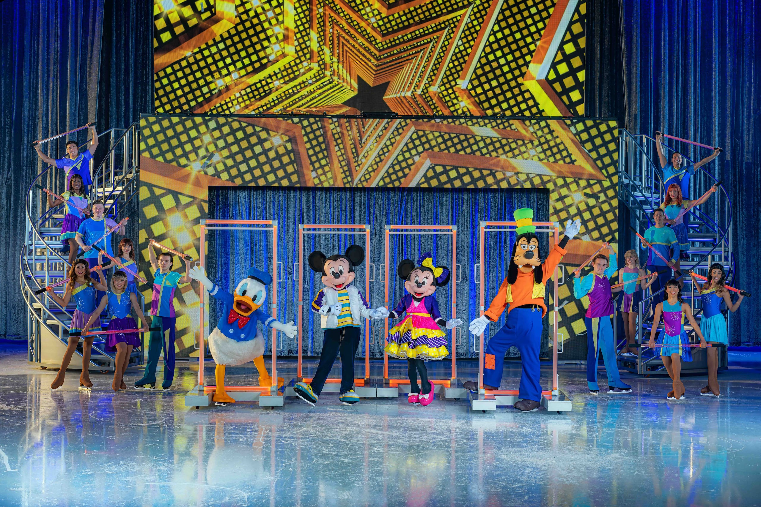 "Disney On Ice presenta Jump In!" unirá a figuras familiares y nuevos personajes del universo narrativo en la pista de hielo para llevar una inolvidable aventura.