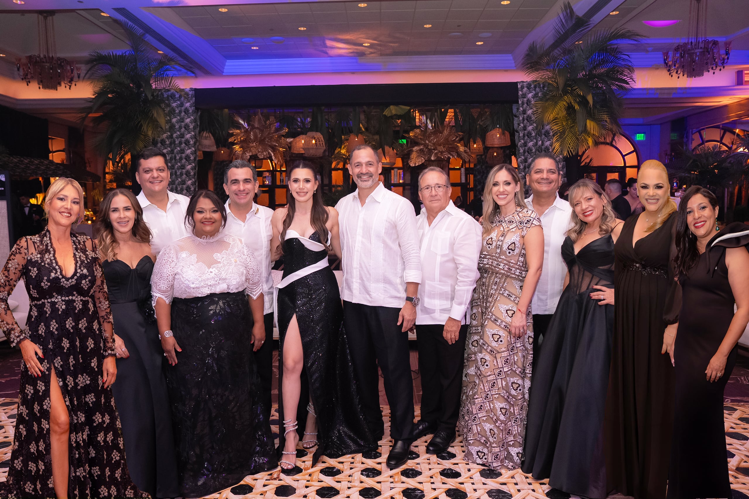 Junta de Directores y equipo en la Gala 115 Años.