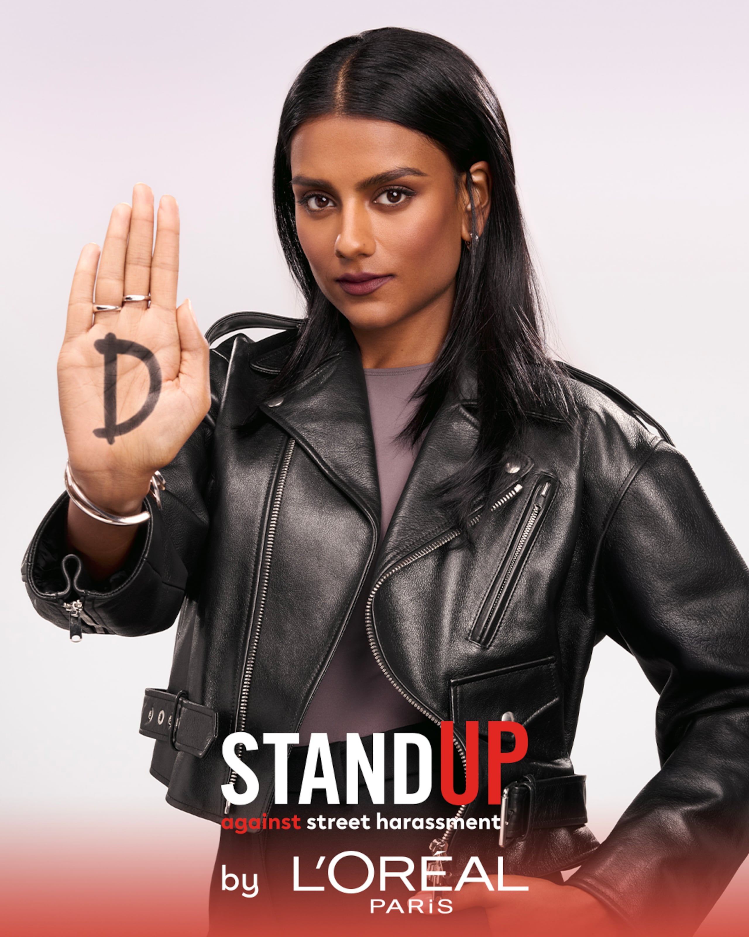 Simone Ashley es la portavoz de la campaña.