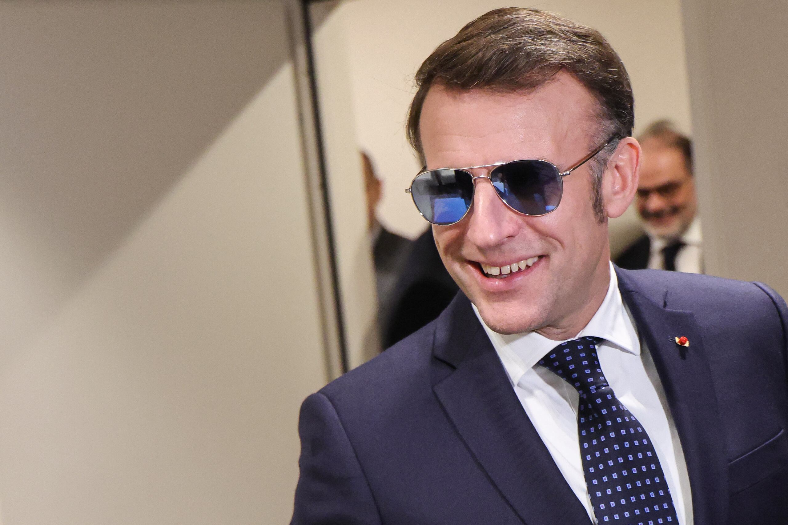 El presidente de Francia, Emmanuel Macron, llega a la reunión anual del Foro Económico Mundial en el centro de congresos de Davos, el 20 de enero de 2026.