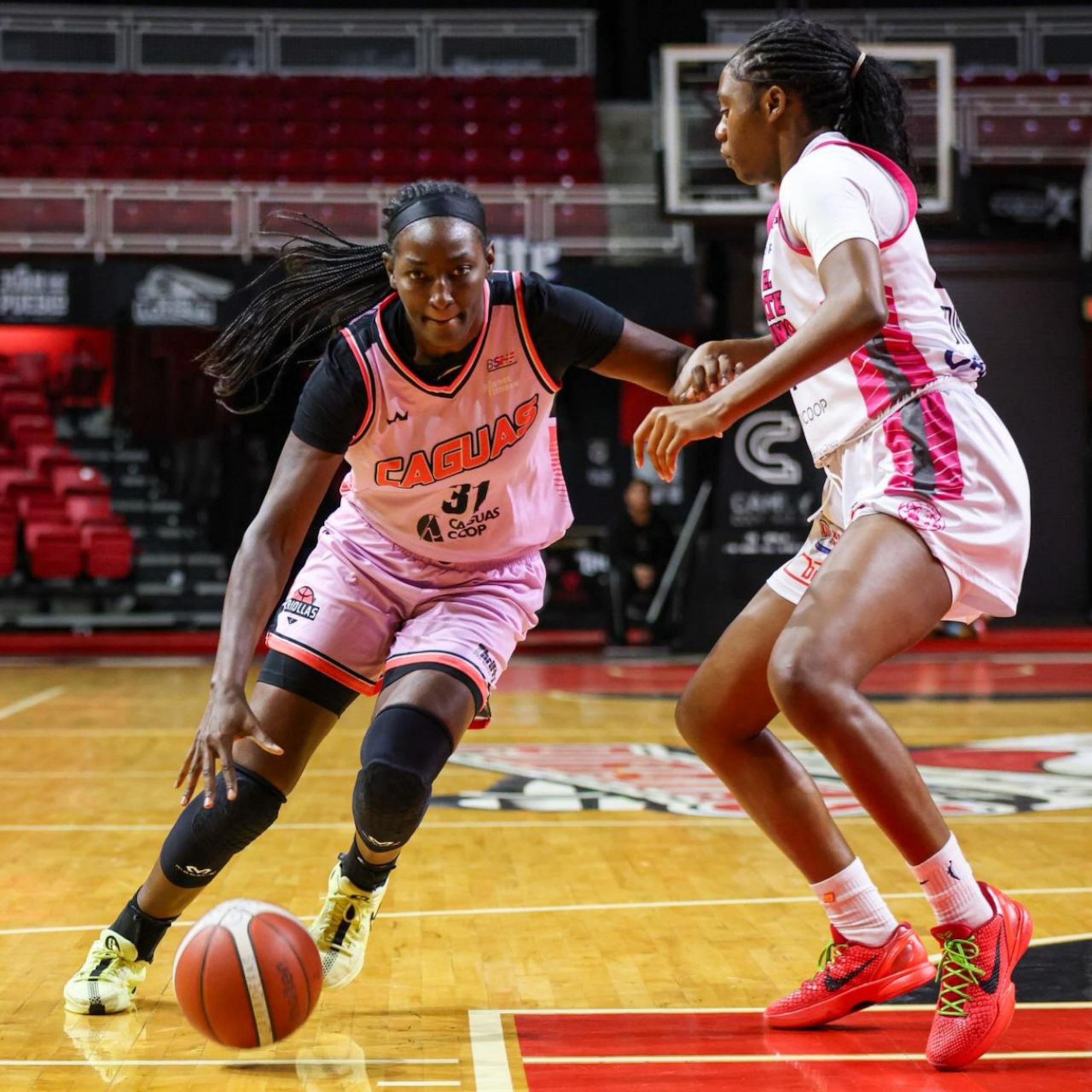 Asia Taylor lideró a las Criollas con 19 puntos.