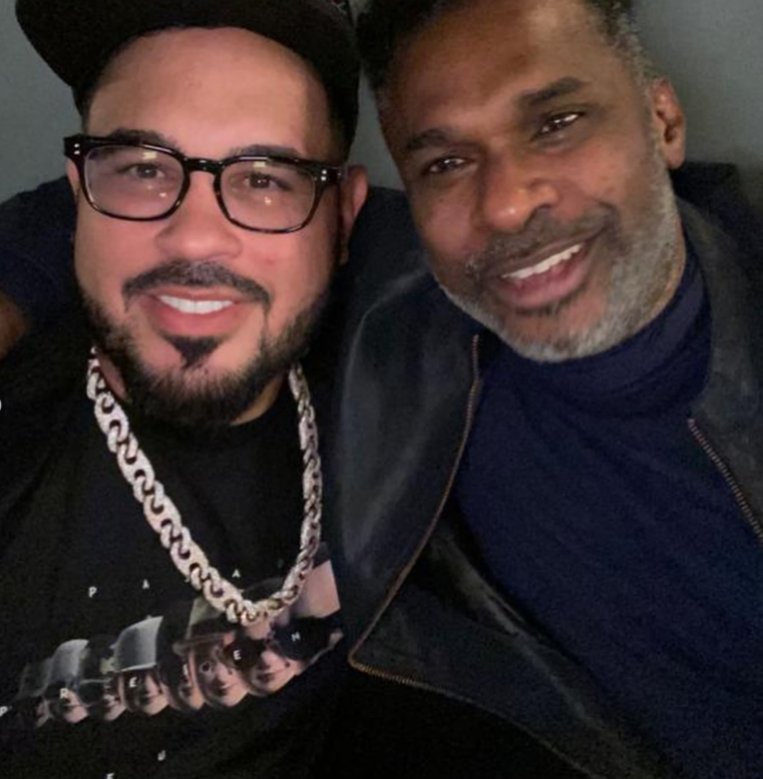 Martín Polanco (a la derecha), amigo de Raphy Pina (a la izquierda), se encontraba en el club nocturno que se le colapsó el techo en horas de la madrugada en República Dominicana.