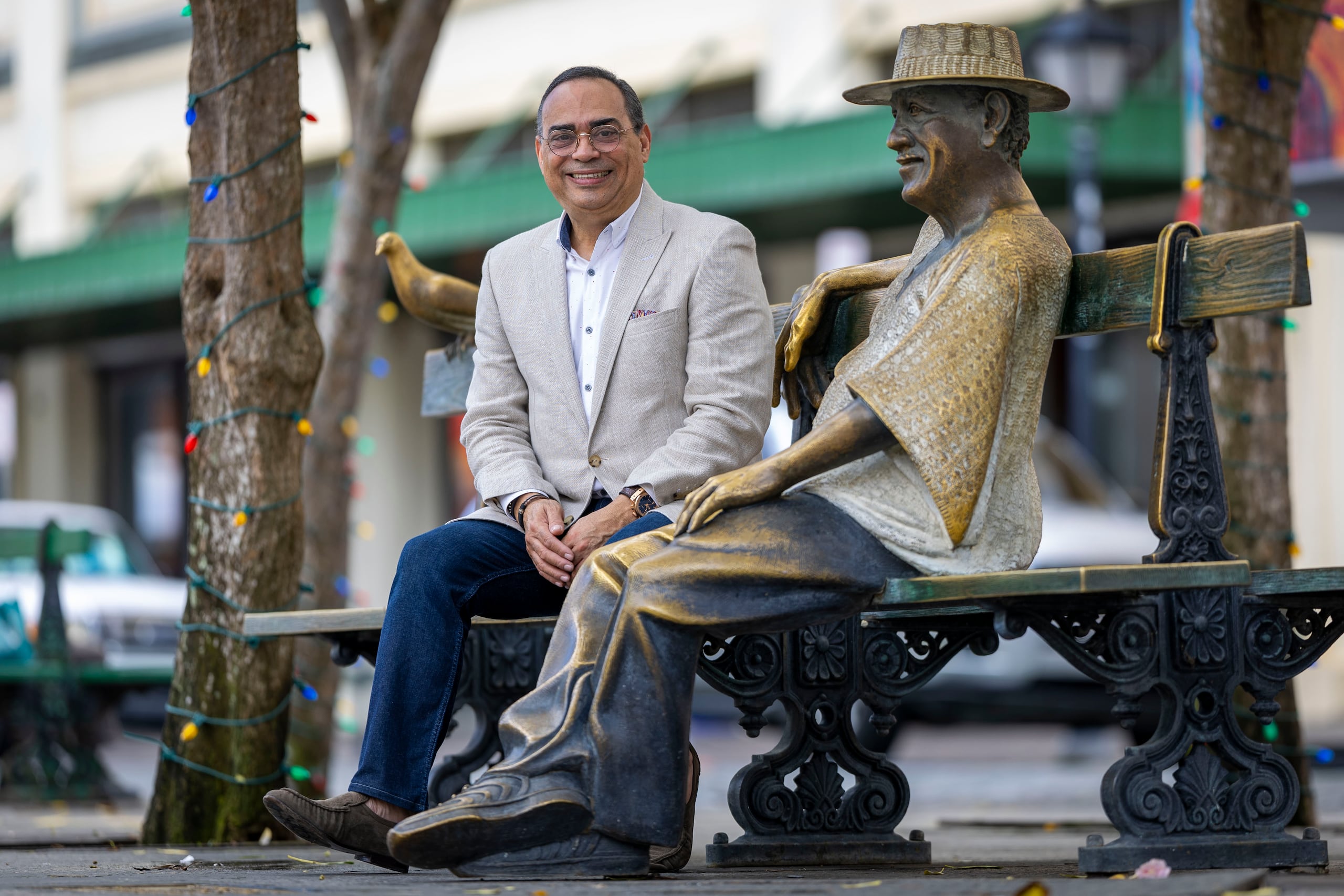El cantante, quien tuvo oportunidad de grabar un tema del compositor Tite Curet Alonso, se presentará mañana en la Plaza del Quinto Centenario.