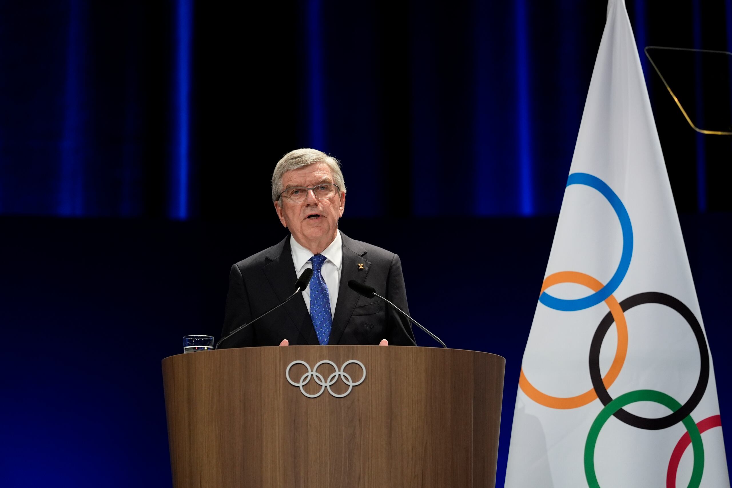 Thomas Bach, presidente del Comité Olímpico Internacional, habla en la sesión número 142 del organismo en París, el sábado 10 de agosto de 2024.