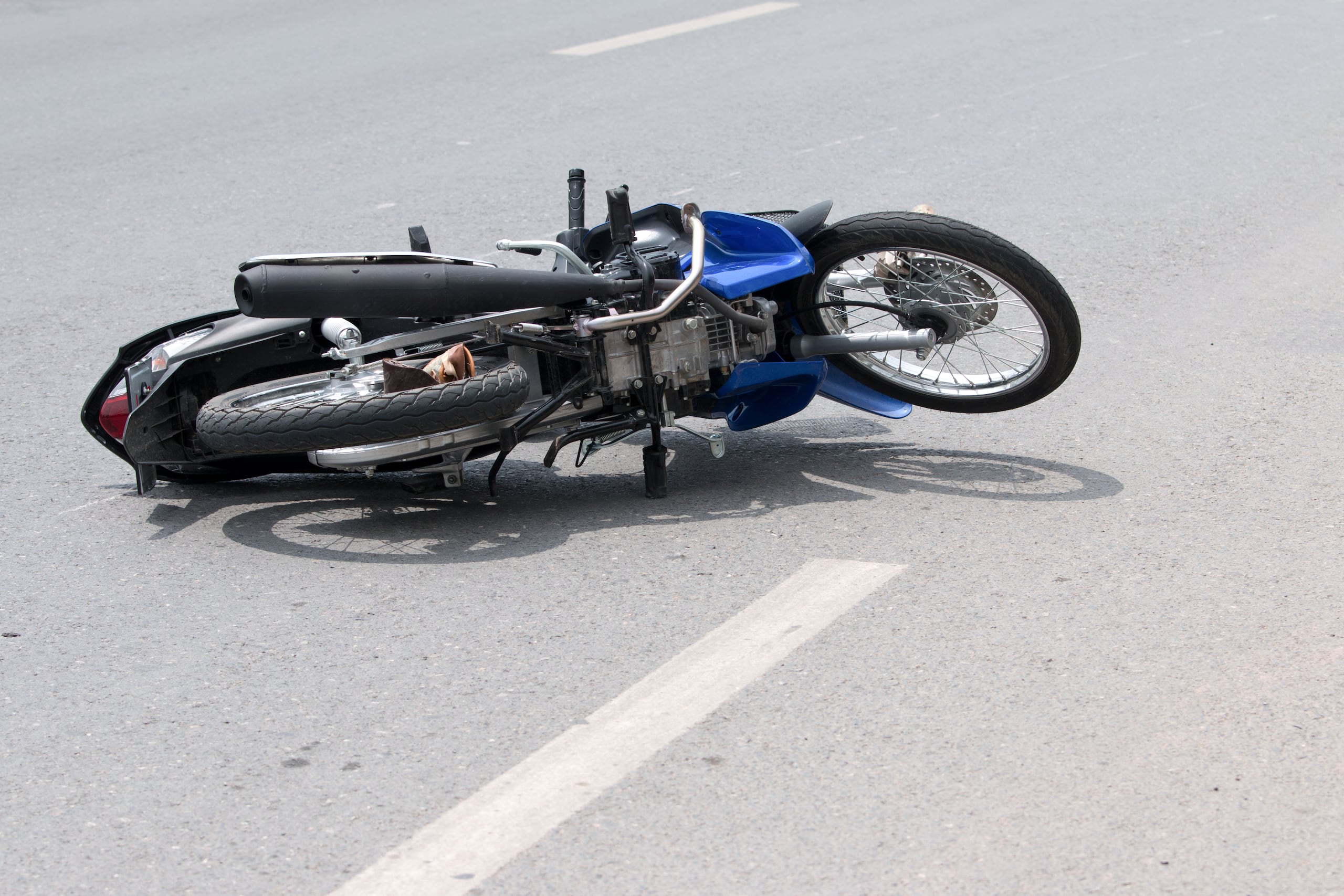 Imagen de archivo de una motora en un accidente de tránsito.