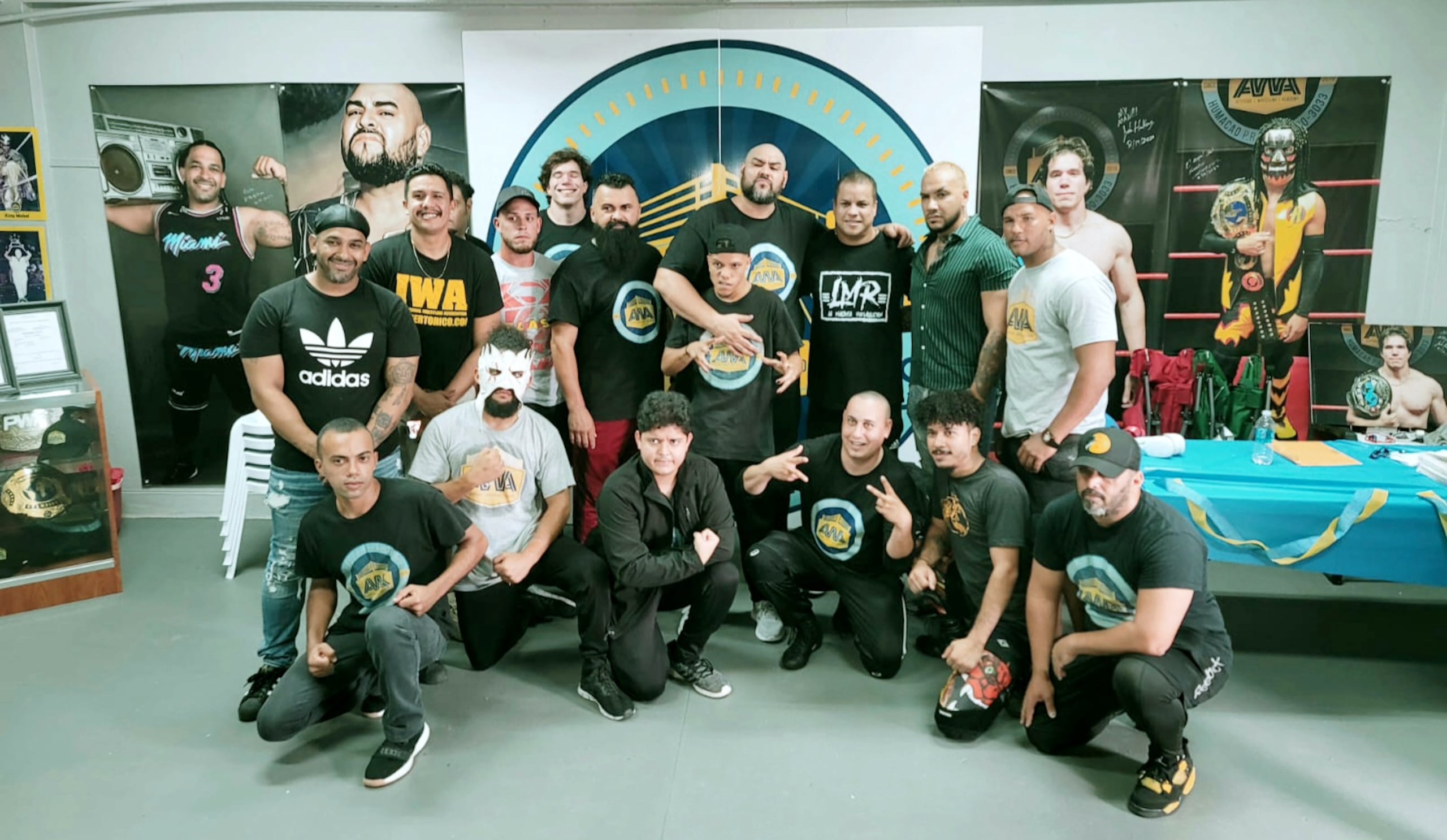 Entre los invitados estuvieron Niche (Campeón Mundial de IWA), Joel Torres (presidente de Contralona), Héctor “Moody” Meléndez, Dennis Rivera, Rafael “Rafy” Marrero (ex fotógrafo en WWE y diferentes empresas en Puerto Rico), entre otros.