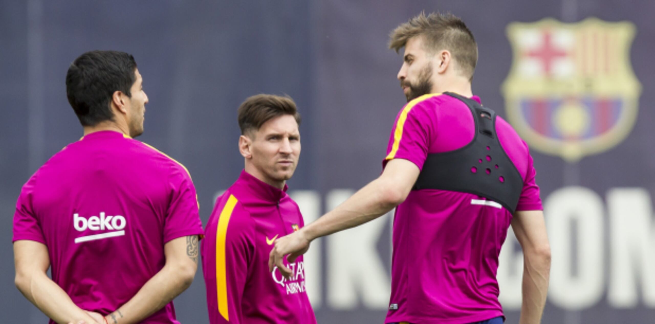 Luis Suárez, Lionel Messi y Gerard Piqué durante la práctica del Barcelona. (Agencia EFE)