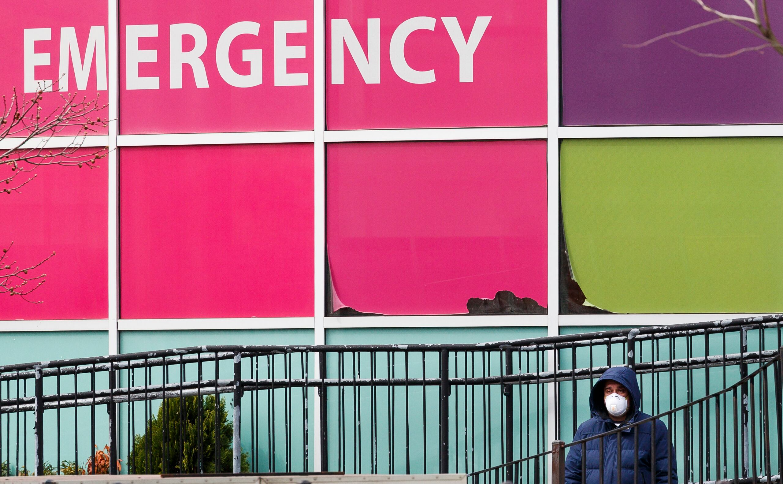 Tapia, padre de dos, sufrió una fractura de cráneo y fue inducido en coma a la edad de 38 años, en el 2017.