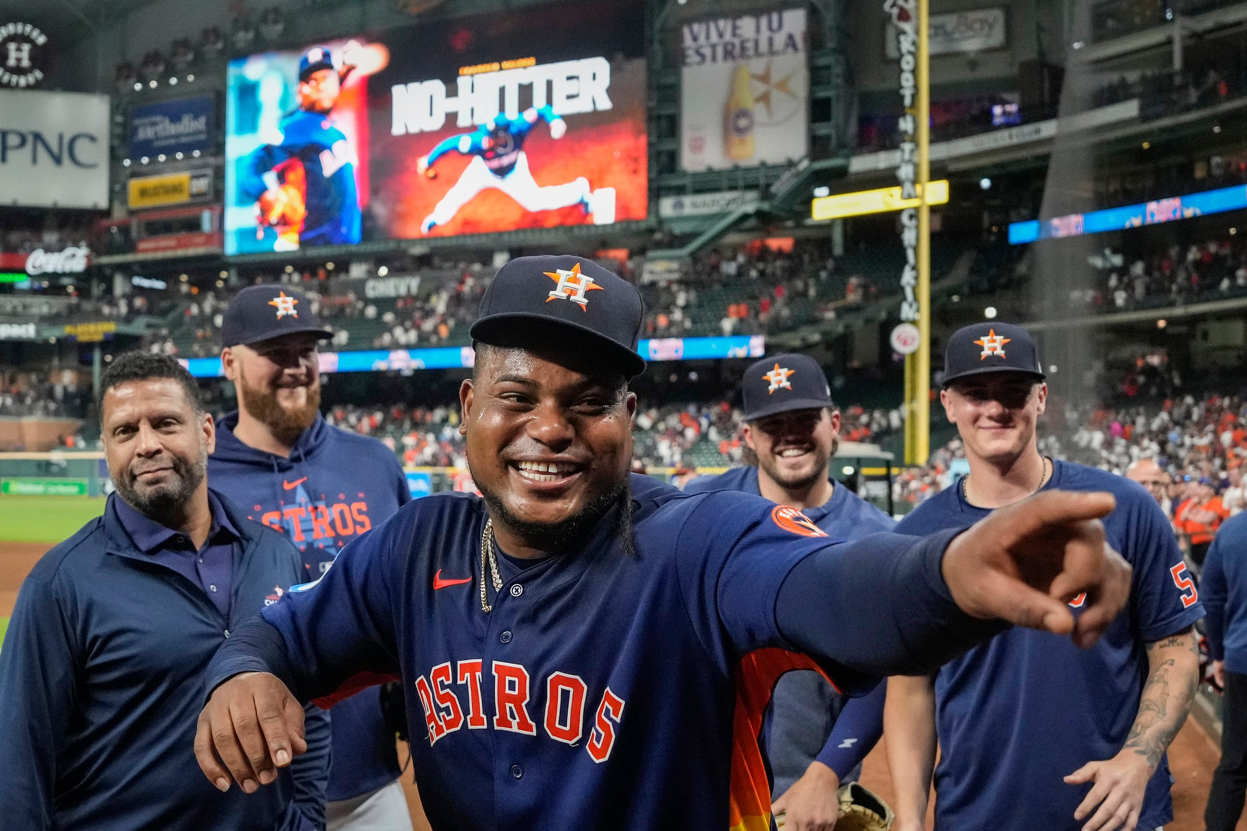 Framber Valdez lanzó el tercer juego sin hits de esta temporada.