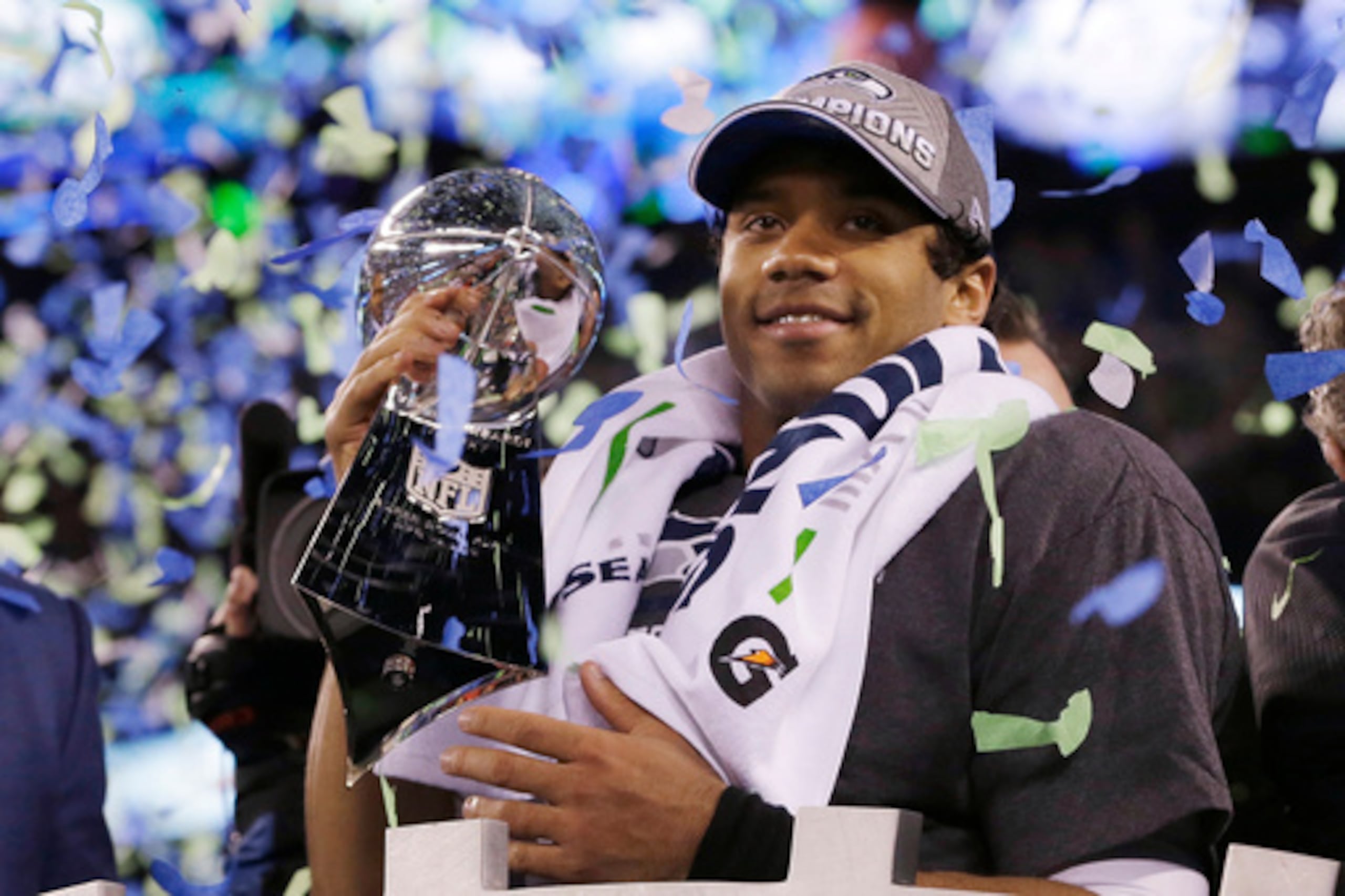 Russell Wilson le dice adiós a la NFL.
