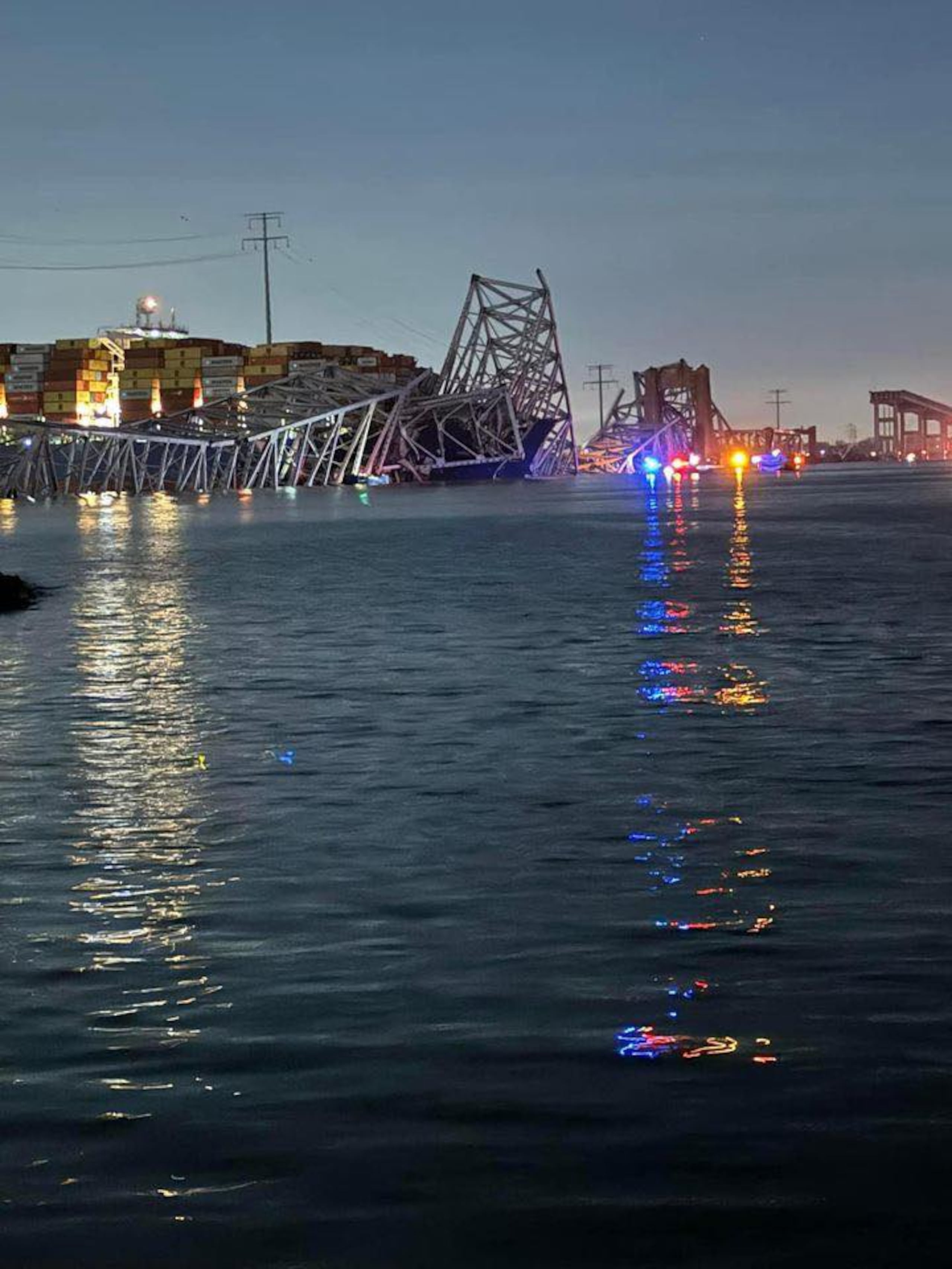 Por otra parte, y aunque se sabe que la causa del derrumbe del puente fue la colisión de un carguero, la policía ha descartado cualquier intencionalidad en el incidente.