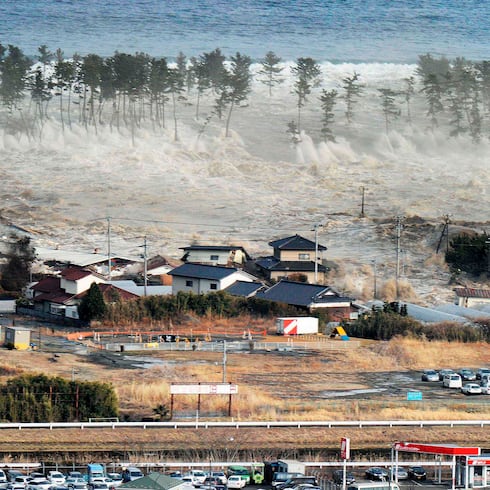 FOTOS: El potente terremoto que dejó devastación en Japón