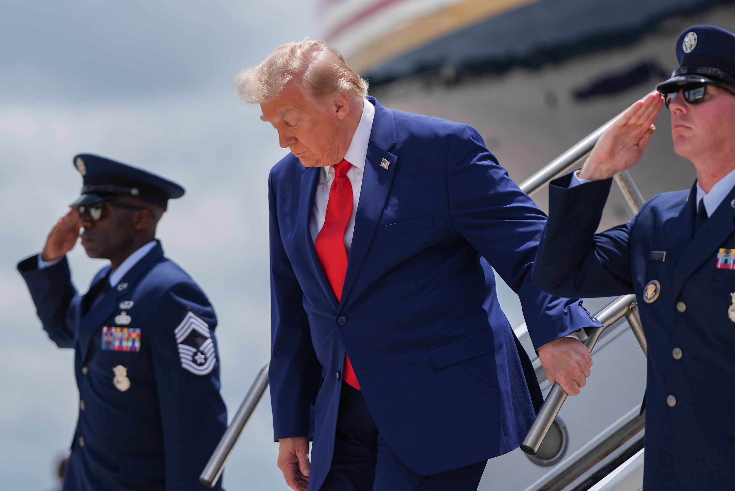 Esta decisión se produce en un momento en que la administración Trump persigue enérgicamente a los medios de comunicación cuya cobertura periodística no le agrada.