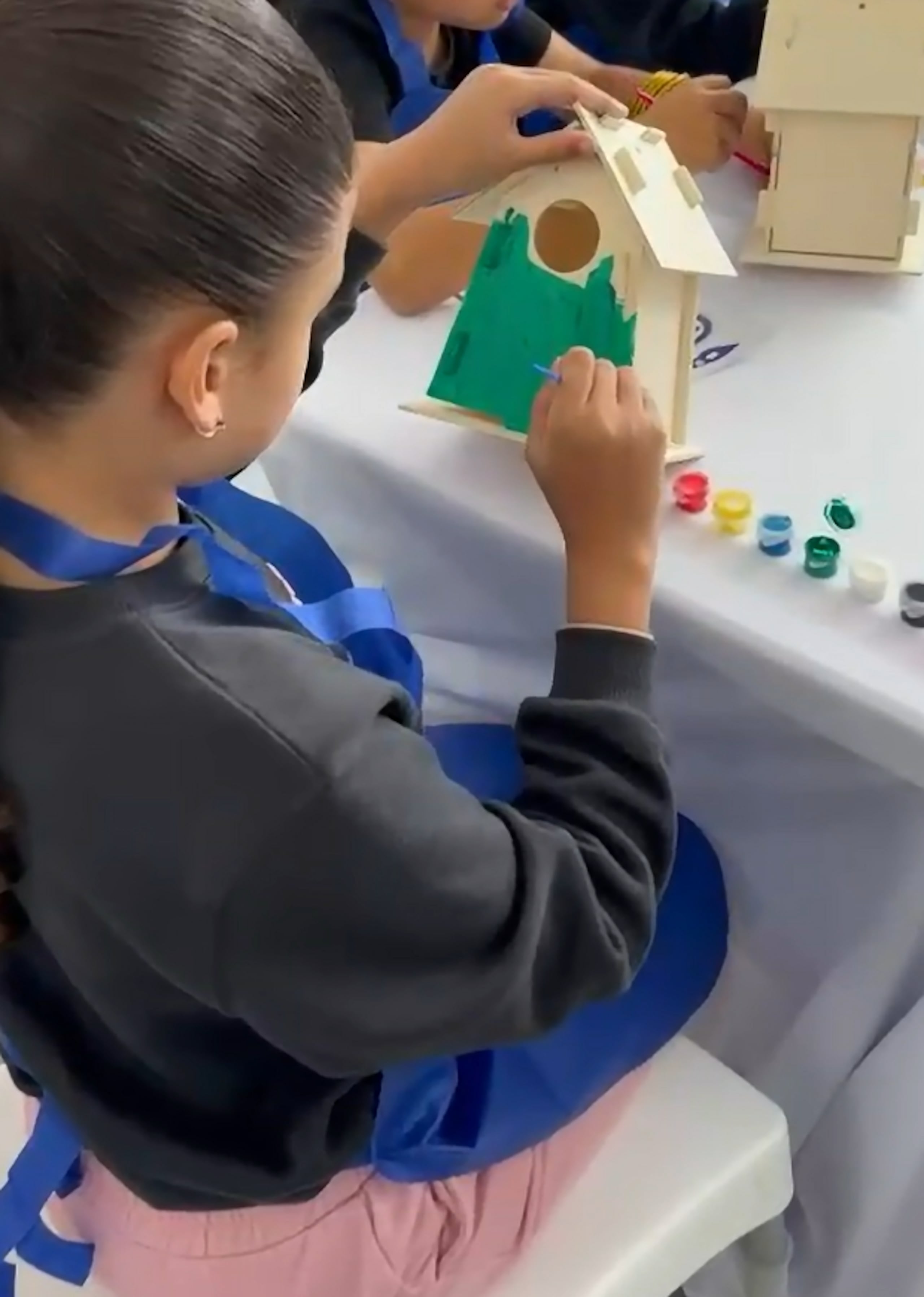 El primer taller será para confeccionar una casita pajarera.