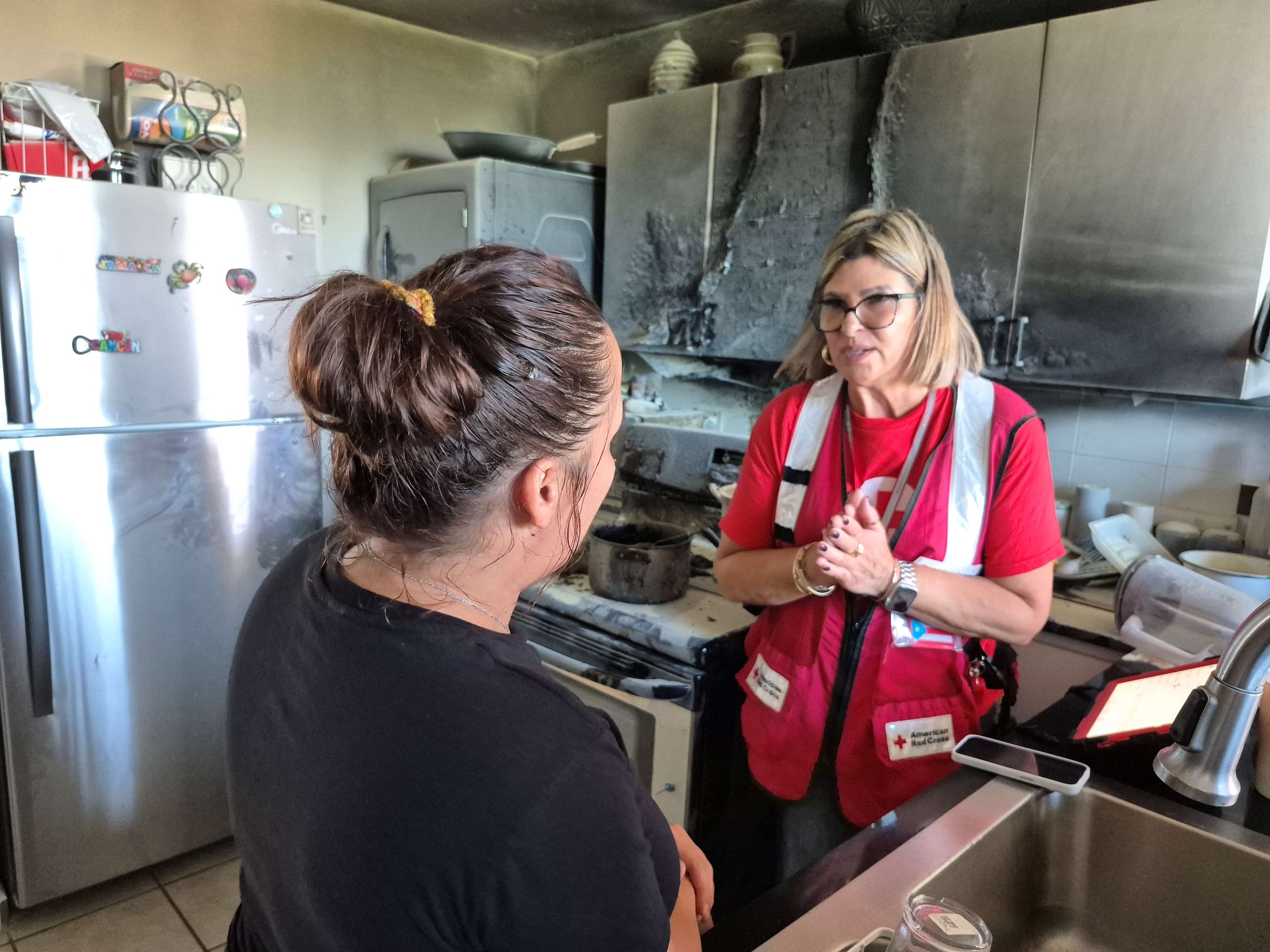 La Cruz Roja Americana anima a la ciudadanía a tomar medidas para prevenir incendios.