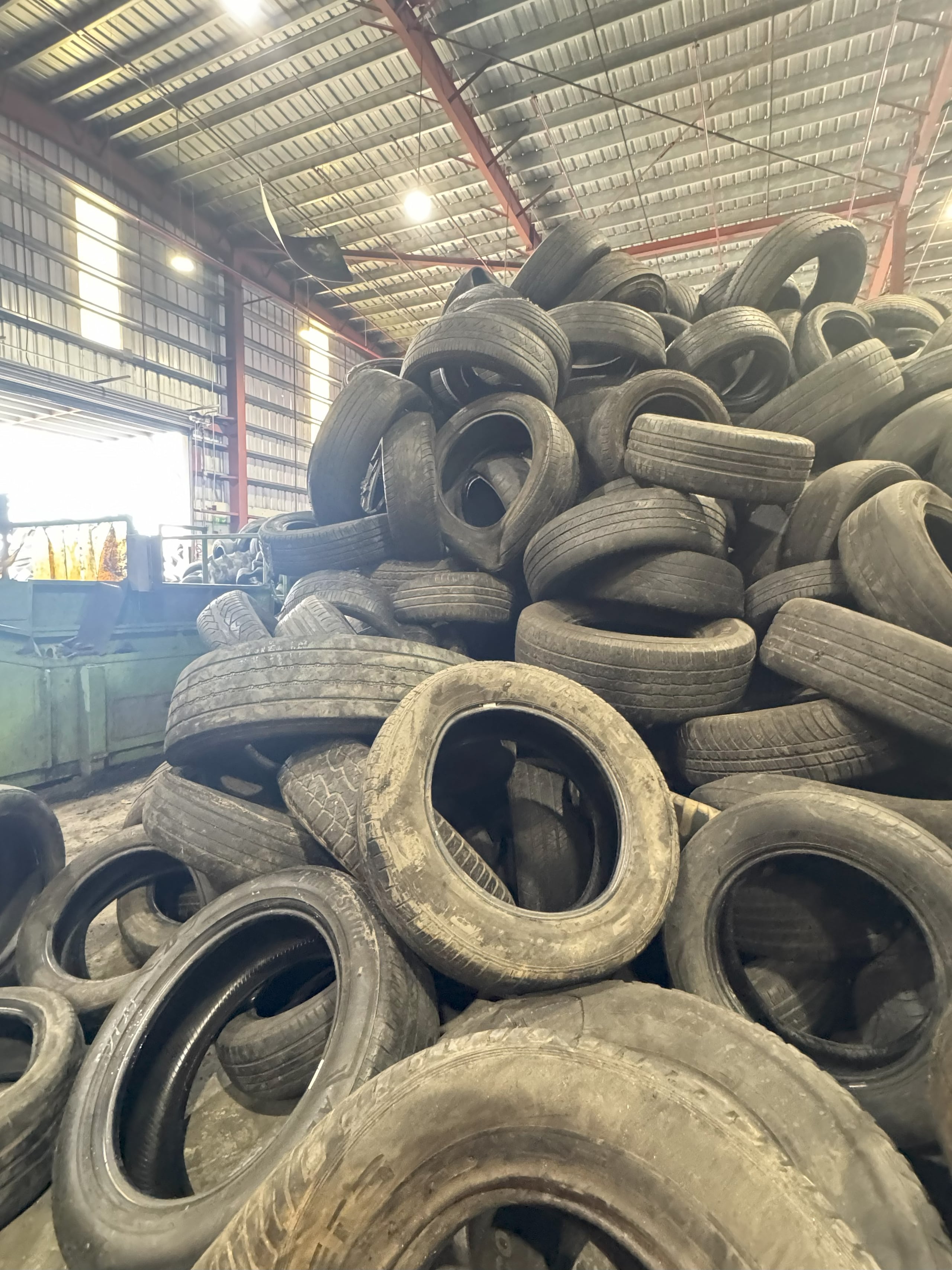 Según el DRNA, en el 2024, solo se reciclaron el 9.7% de las gomas usadas.