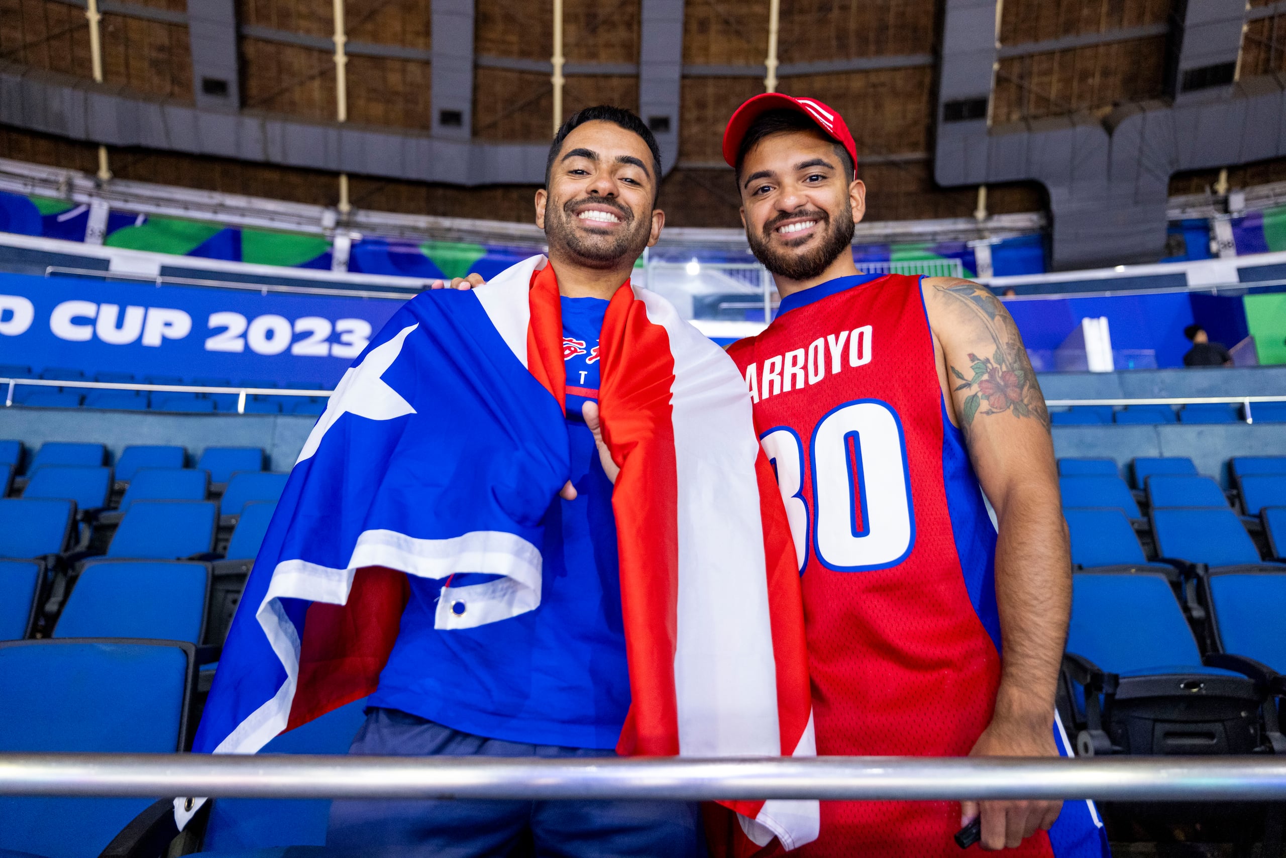Kevin y Michael Pacheco (nacidos en USA pero con familia boricua de Caguas), viajaron desde New Jersey para ver a jugar a Puerto Rico.