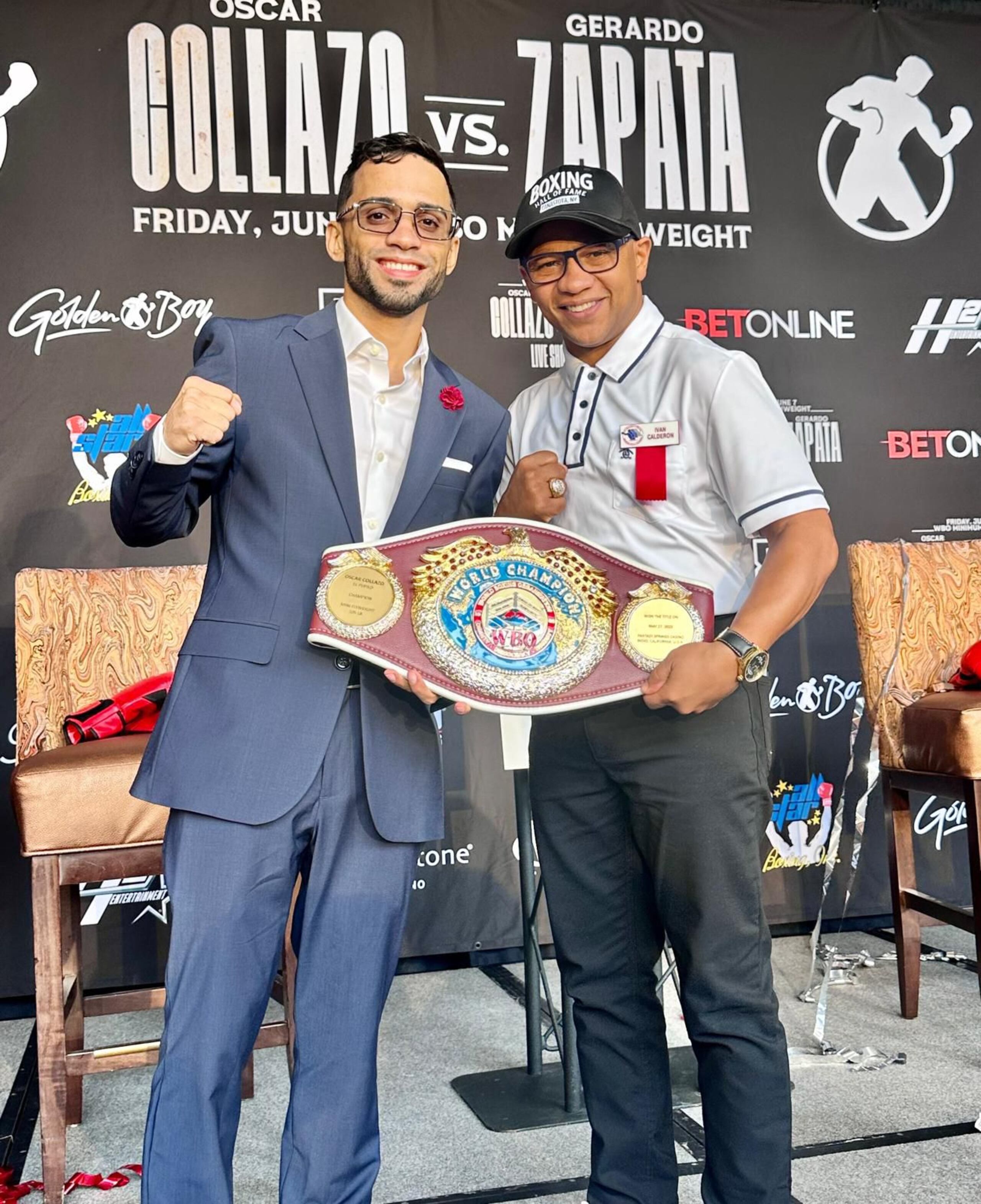 Iván Calderón (derecha) ha estado atento a la carrera de Oscar Collazo.