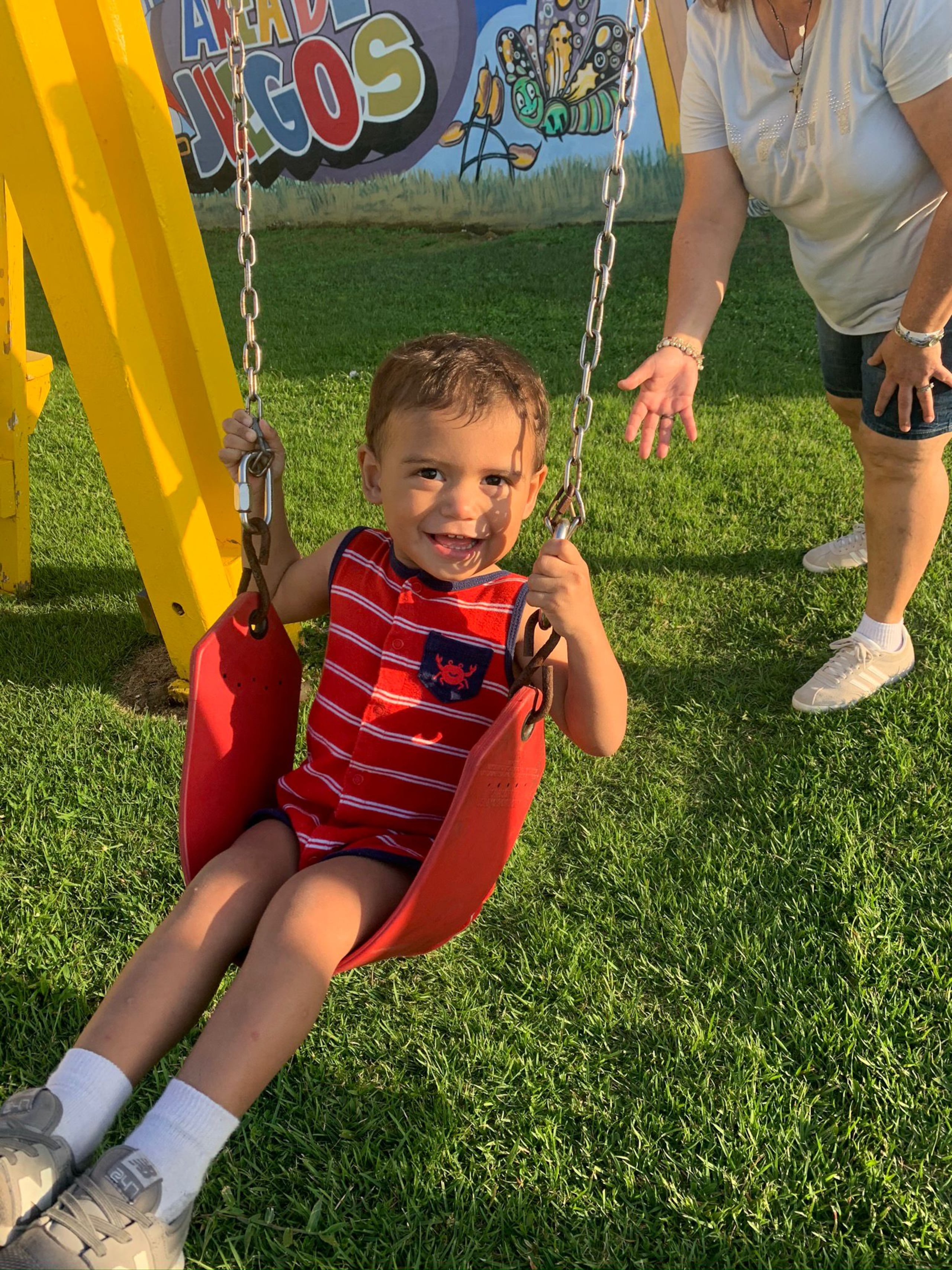 Nicolás era un niño alegre y vivaracho antes que le diagnosticaran la agresiva enfermedad.