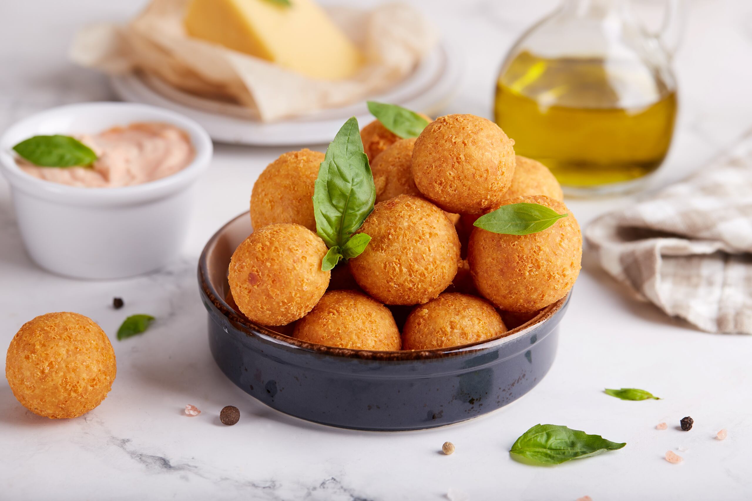 Croquetas de pollo y queso de bola