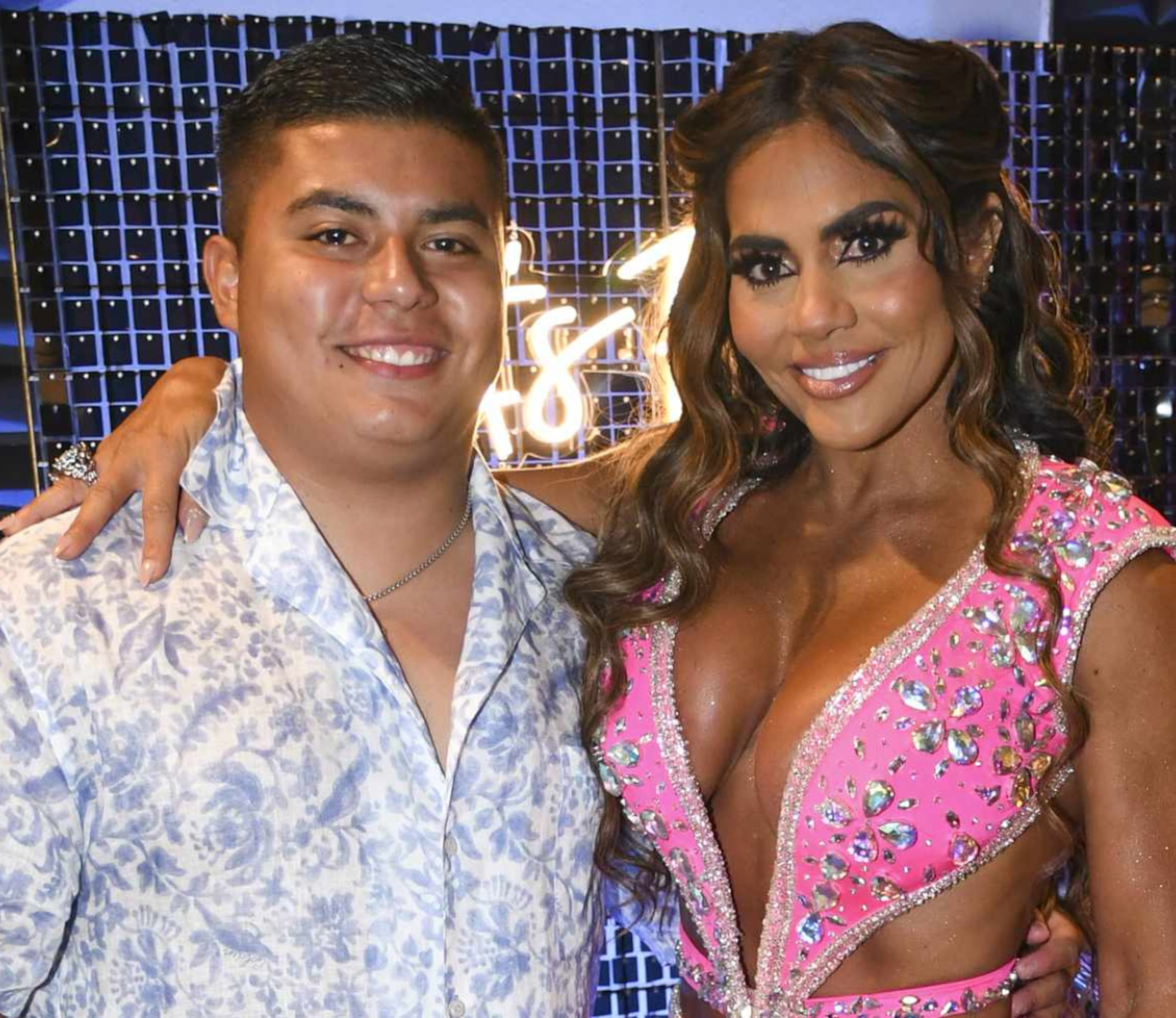 Joe Joe García y Maripily Rivera comparten una estrecha relación entre hijo y madre.