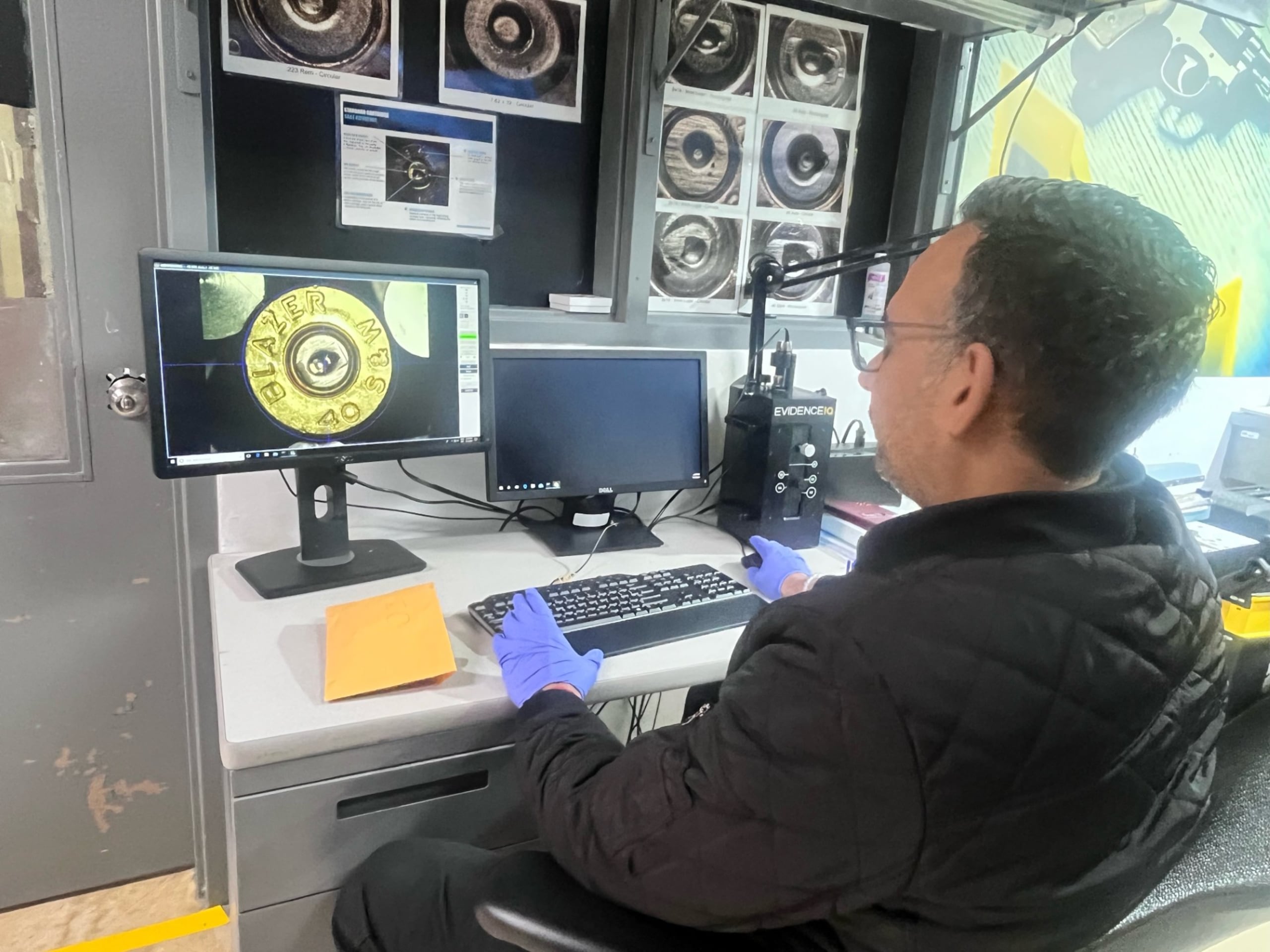 El ICF reclutó 6 técnicos y adquirió Ballistic IQ, una herramienta tecnológica que facilita la captura de imagen de cada casquillo ocupado en escenas, y que permite hacer la mejor selección para ser registrada en la base de datos de la Red Nacional Integrada de Información Balística.