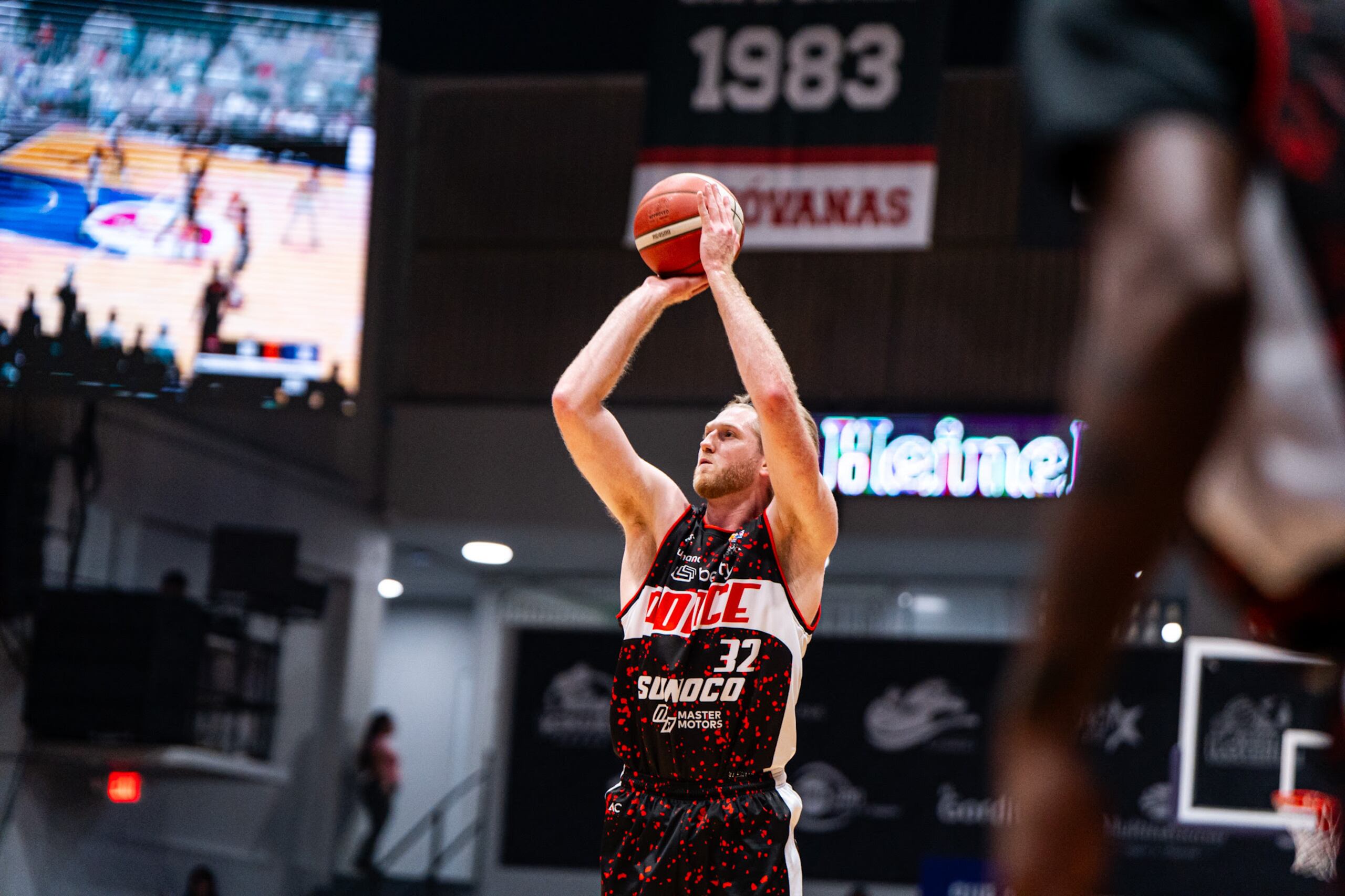 Brady Manek fue el líder de Ponce con 21 puntos y 10 rebotes.