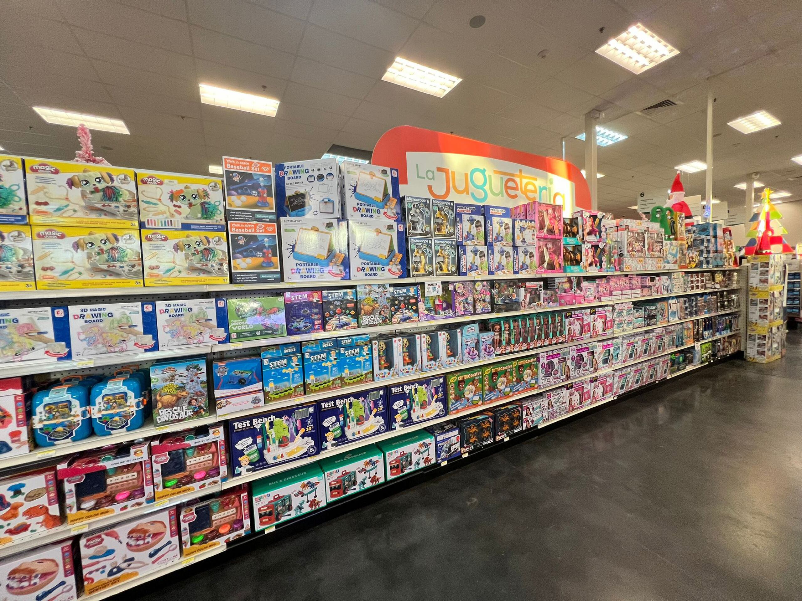 Desde fotos gratis con Santa Claus hasta envoltura de regalos, la cadena de farmacias de la comunidad ofrece una experiencia llena de comodidad, alegría y sabor boricua