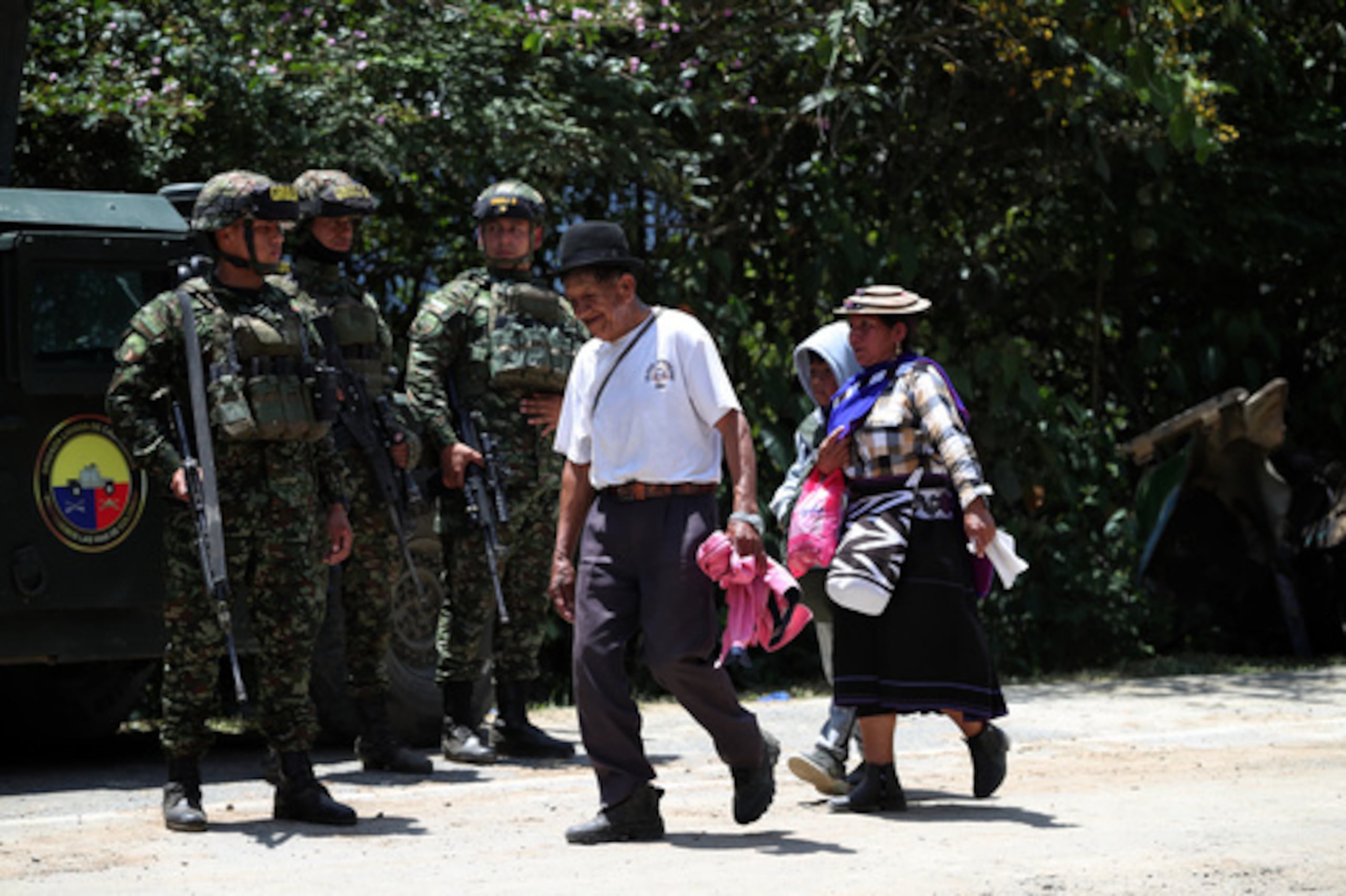El Catatumbo es una región que, a pesar de ser rica en recursos naturales, tiene altos índices de pobreza y bajos niveles de desarrollo y desde hace décadas es una zona en disputa por grupos guerrilleros y paramilitares.