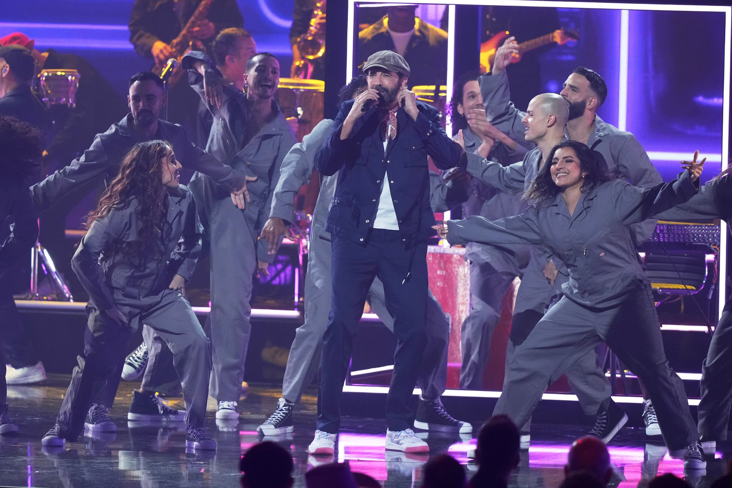 Juan Luis Guerra durante su presentación en la 25a entrega del Latin Grammy el jueves 14 de noviembre de 2024, en Miami. (Foto AP/Lynne Sladky)