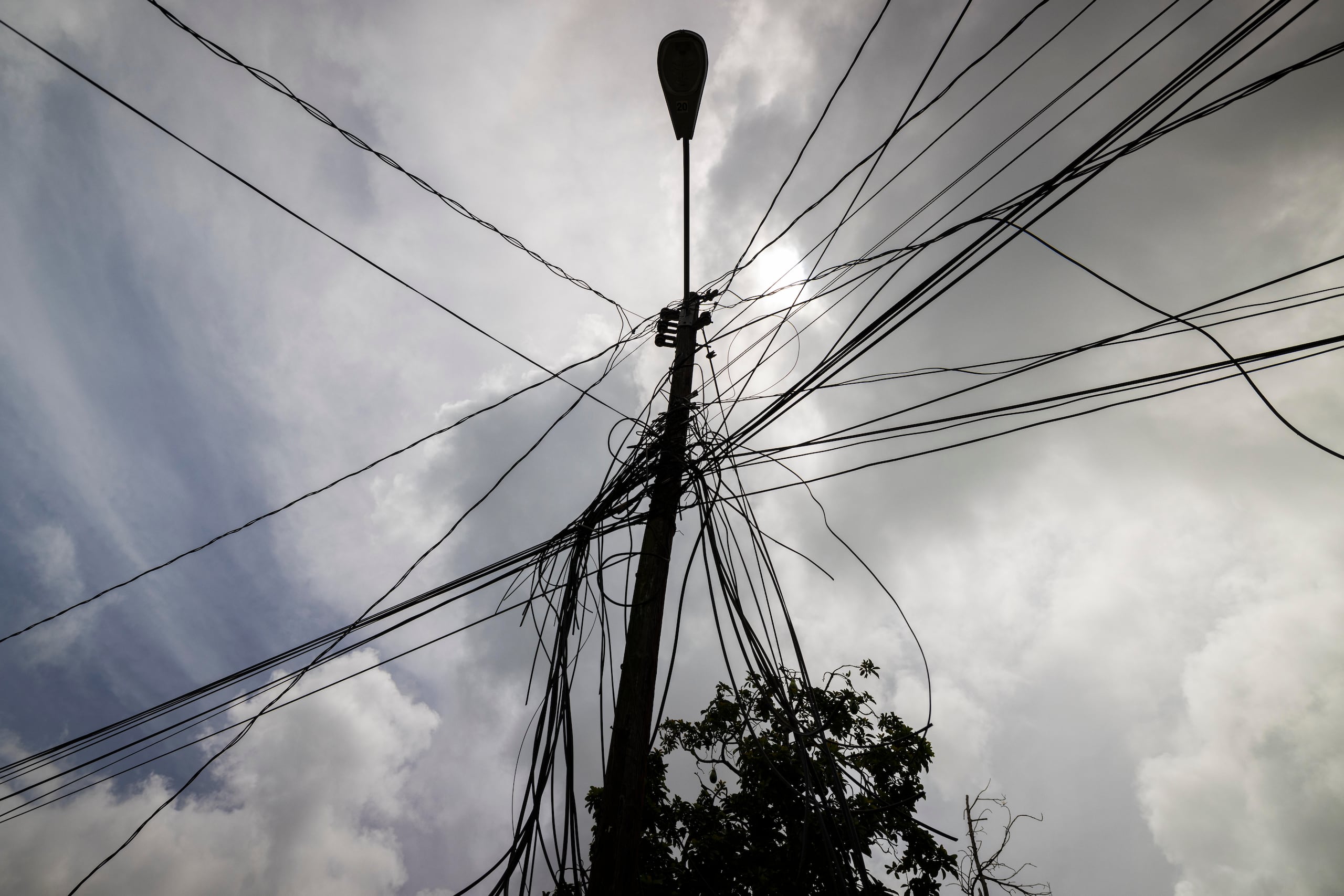 Granholm señaló que Puerto Rico ha sido afectado por 232 apagones desde que el huracán Fiona azotó la isla en septiembre de 2022, los cuales se deben a la insuficiente generación de energía.
