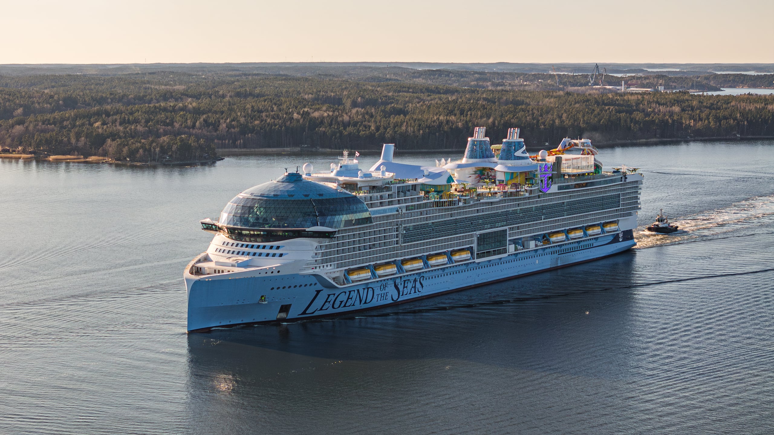 El crucero Legend of the Seas de Royal Caribbean.