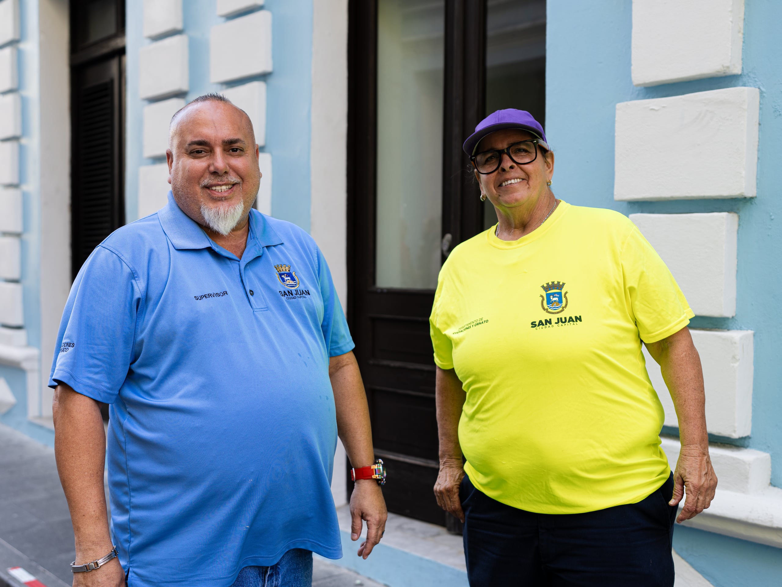 Los empleados de Ornato, como Luis M. Berríos Pereira y Lillian Del Valle, garantizan el éxito, la seguridad y la sostenibilidad de la celebración.