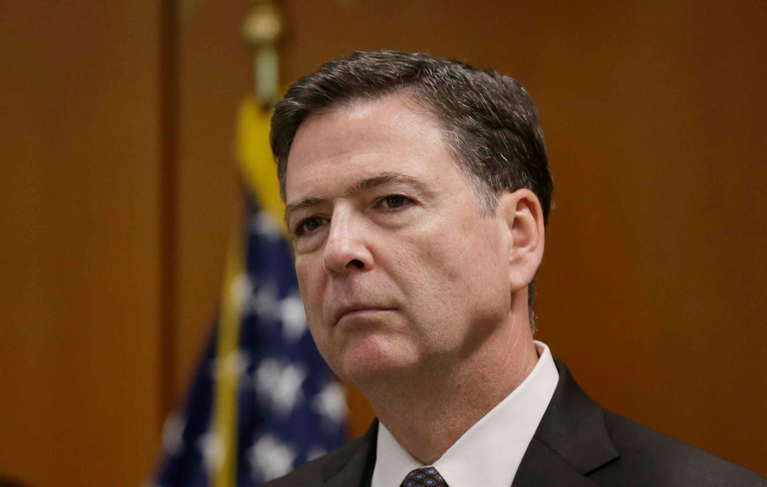 El director del FBI James Comey dijo que la cantidad que la agencia que dirige pagó para tener acceso a un iPhone fue "seguramente más de lo que ganaré en lo que resta de este empleo, que es siete años y cuatro meses". (Archivo / AP)