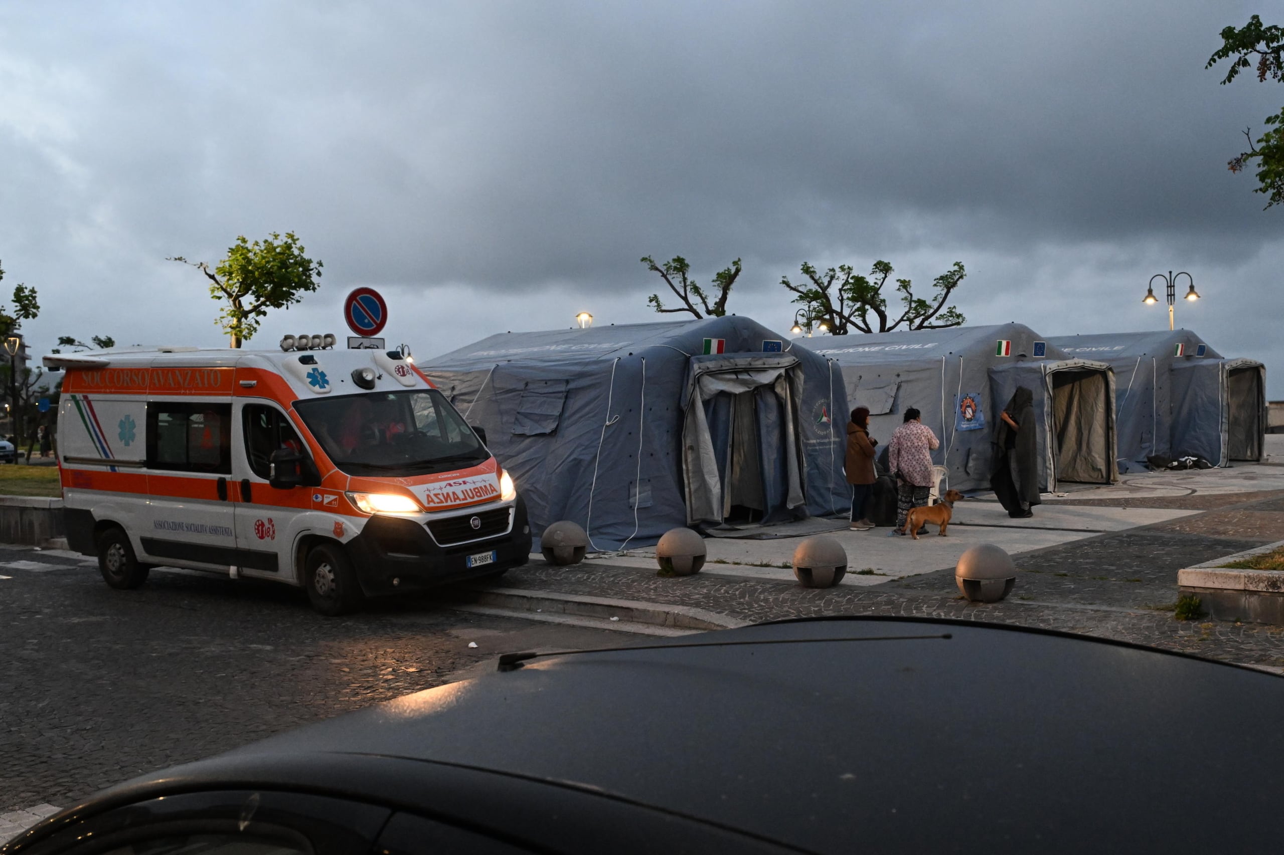 El único daño importante reportado fue en Pozzuoli, donde los bomberos intervinieron después de que se derrumbara el techo de una casa
