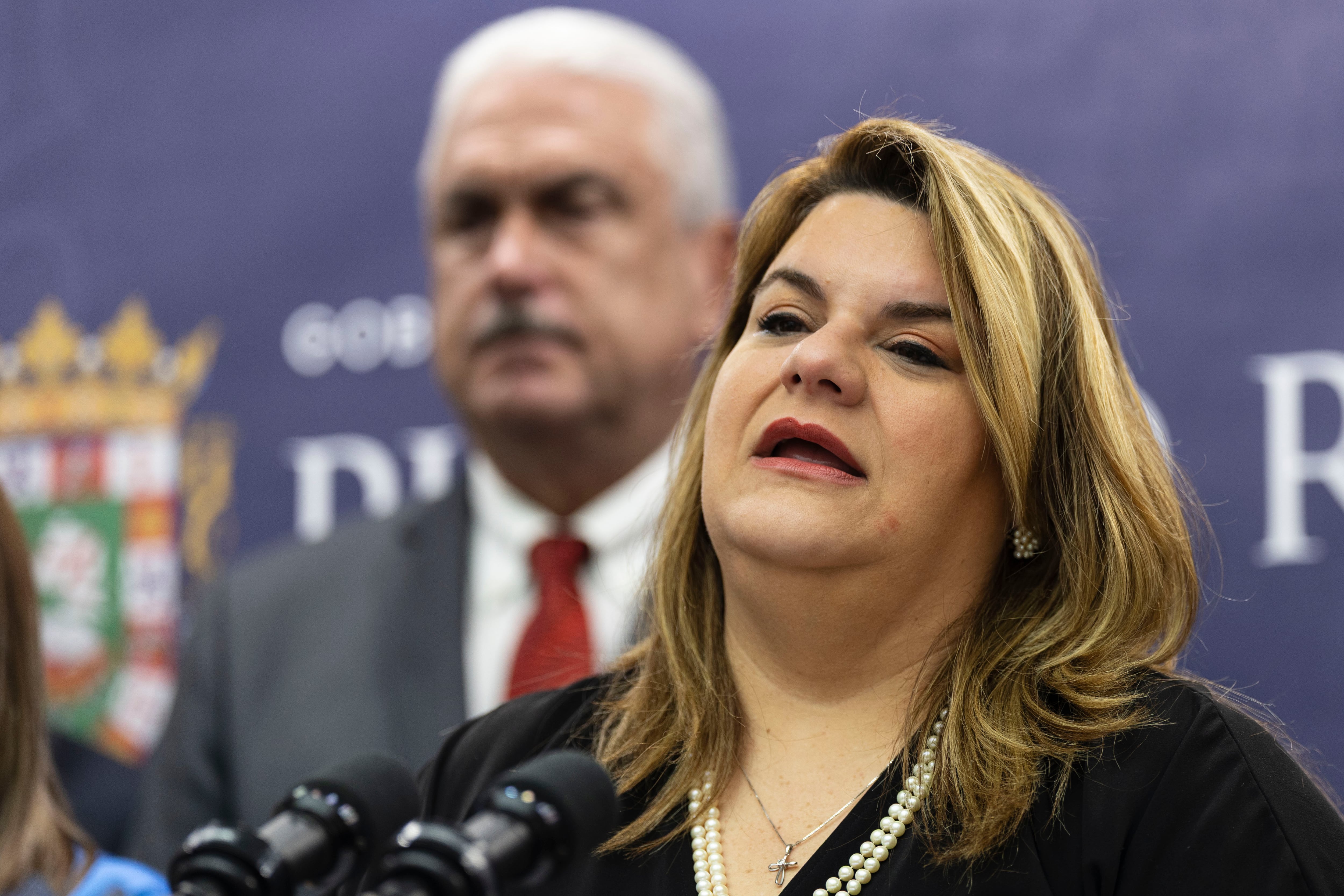 Imagen de la cobertura de: Jenniffer González Colón veta medida de Thomas Rivera Schatz que beneficiaba a veteranos