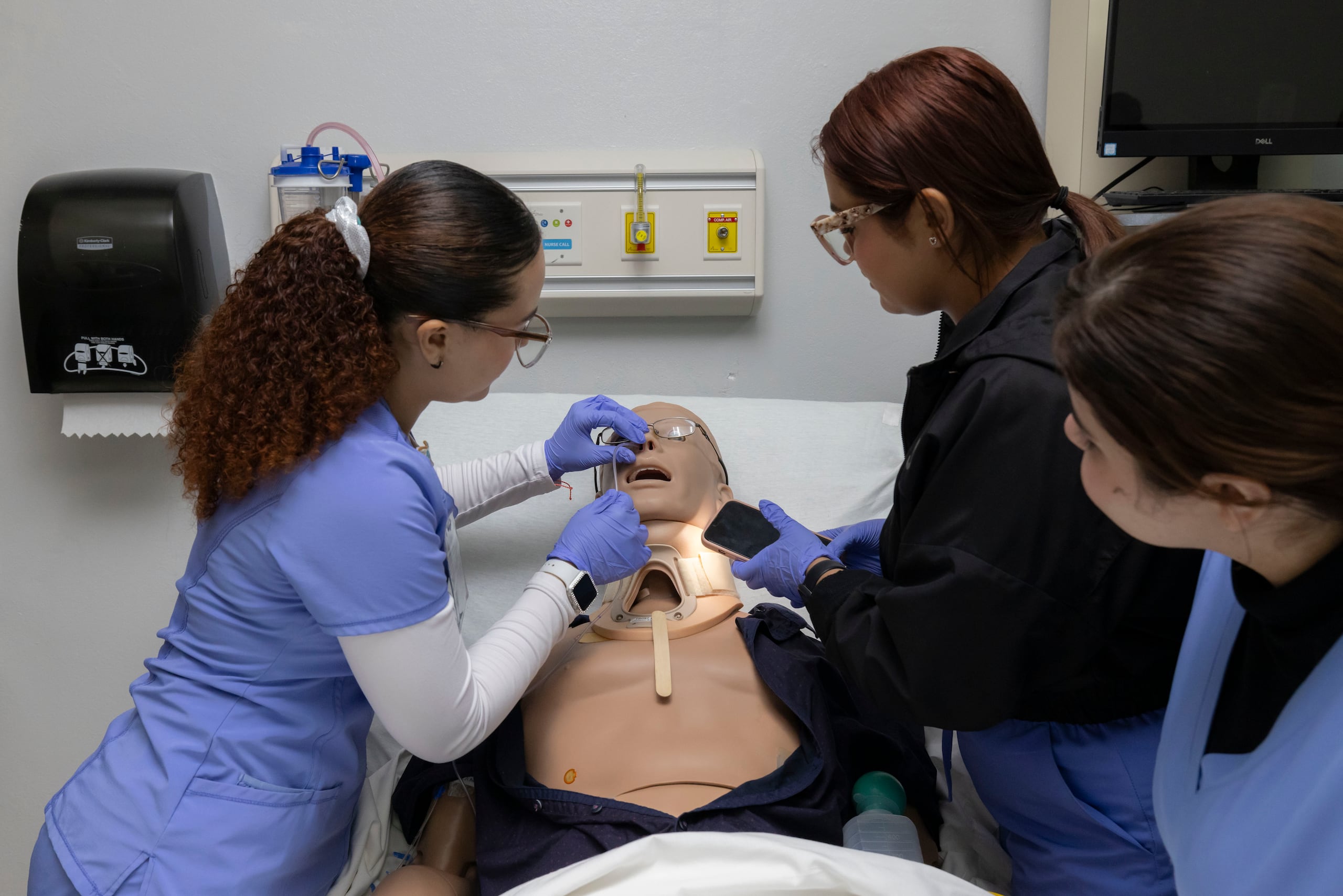 La preparación de los estudiantes muestra una balance entre lo teórico y los práctico.
