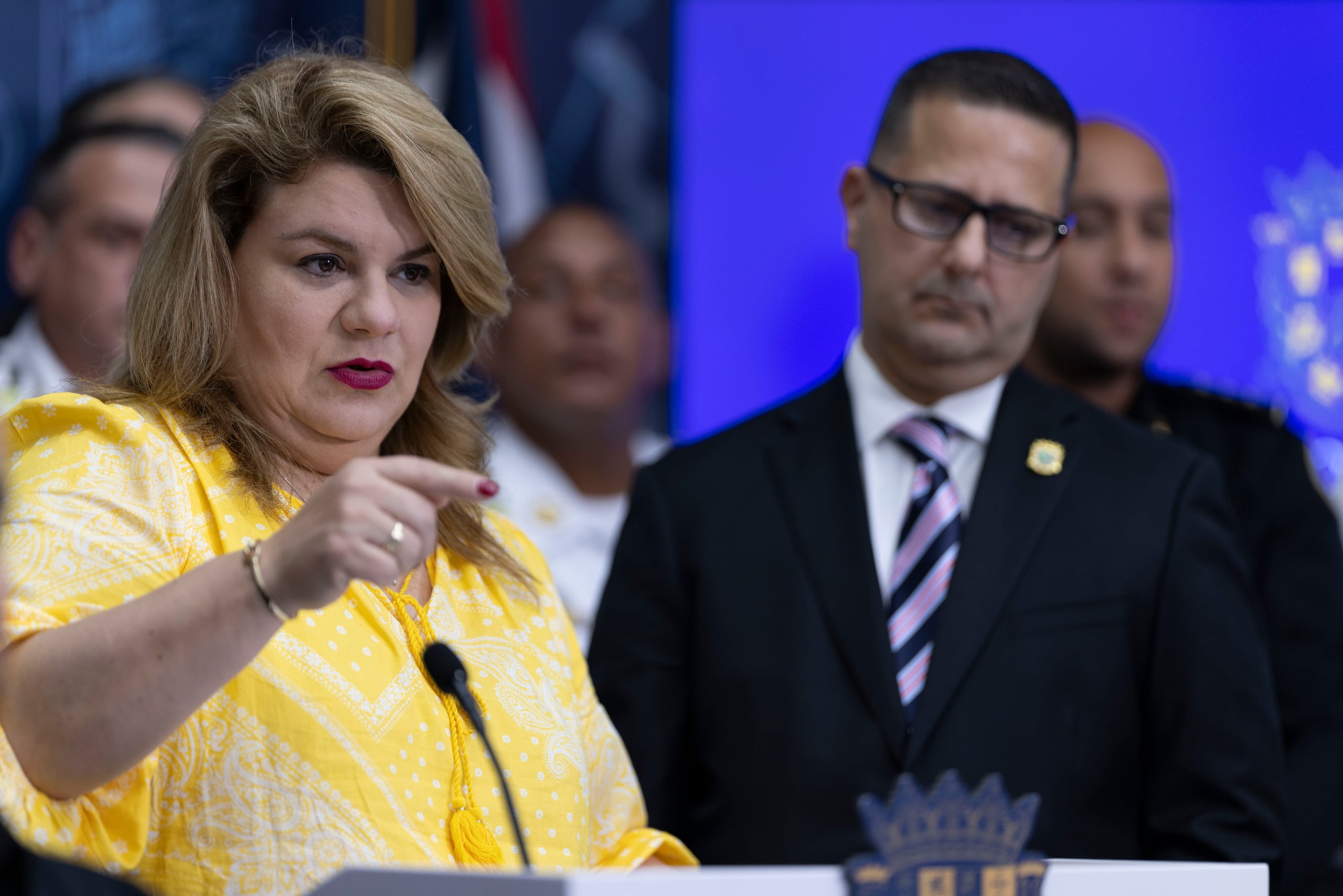 En junio pasado, Jenniffer González envió al Senado el nombramiento de Quiñones Rivera como juez superior, el que luego fue retirado. El todavía secretario de Corrección, además, enfrenta una pesquisa por un presunto patrón de acoso laboral, discriminación por sexo y abuso de autoridad.