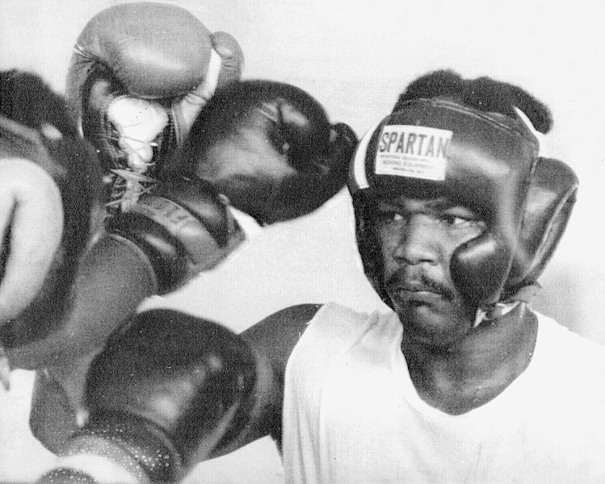 En 1970, Foreman siguió su carrera victoriosa con 12 combates con un balance de 12 triunfos, 11 de ellos por K.O..