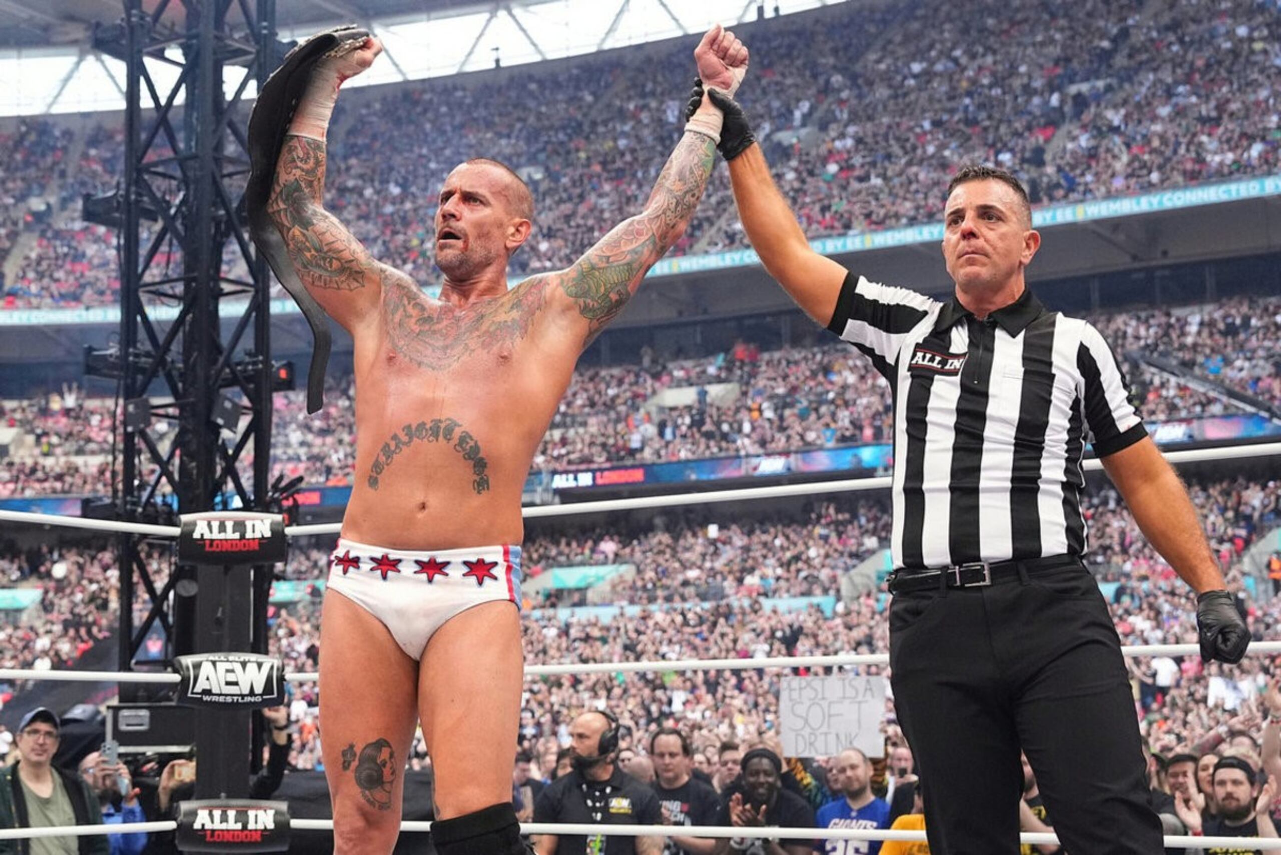 Las imágenes fueron captadas durante la última aparición de CM Punk con la AEW, de la que fue despedido recientemente.
