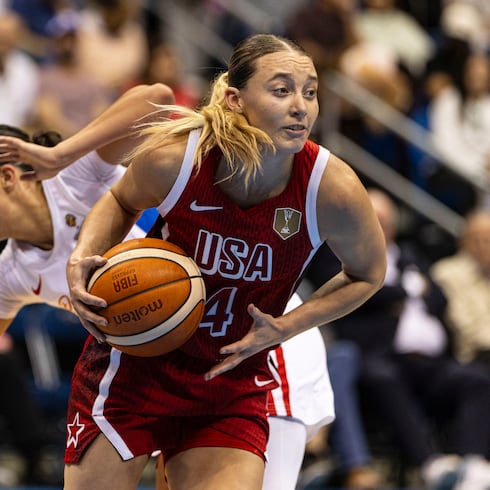 FOTOS: Paige Bueckers y Kelsey Plum lideran dominante triunfo de Estados Unidos ante Puerto Rico