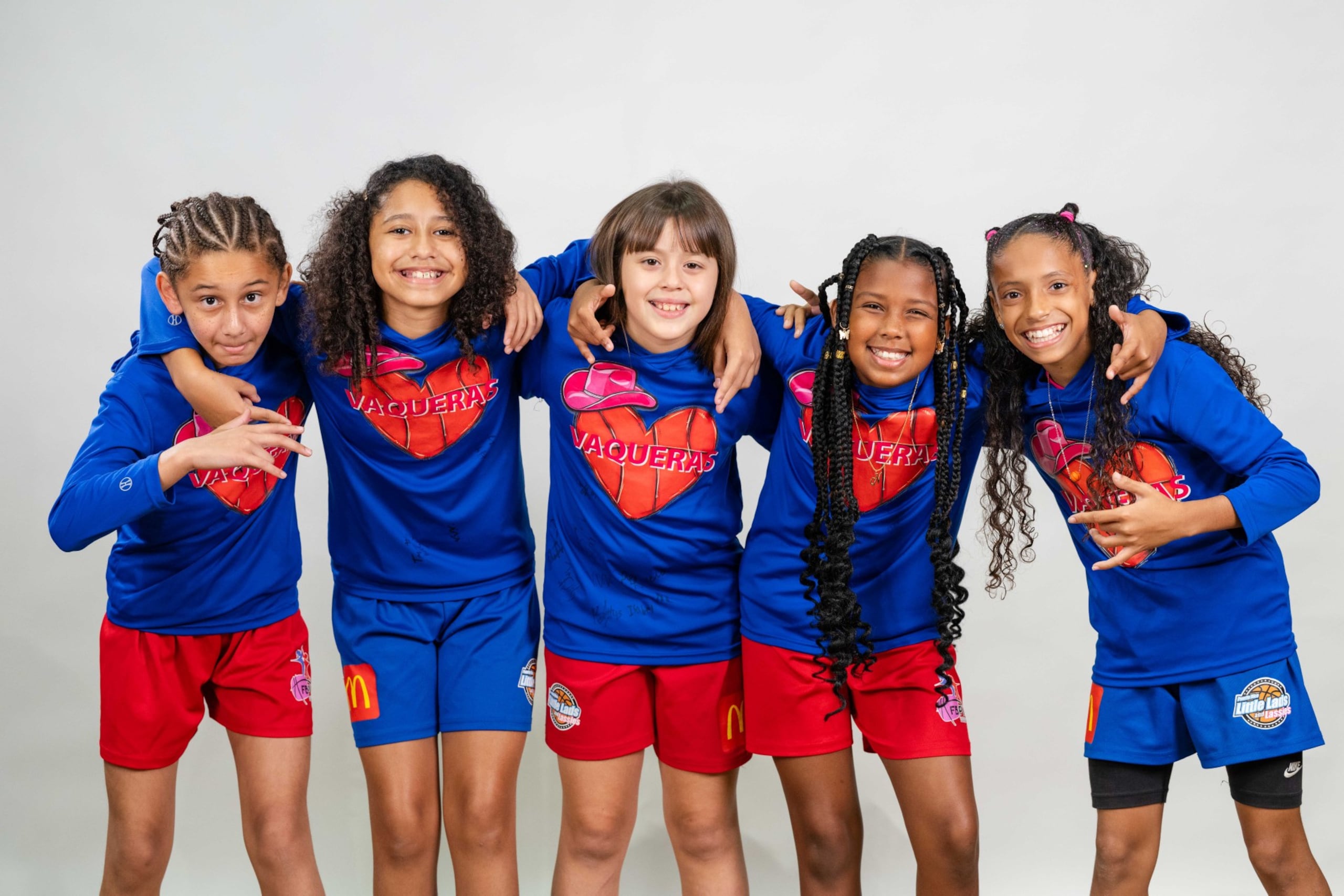 El club Vaqueras tiene algunas integrantes como Nahia Rosario, Liah Montañez, Alana Ayala, Rose Calderón y Yulianna Villanueva. (Alexa Alejandro)