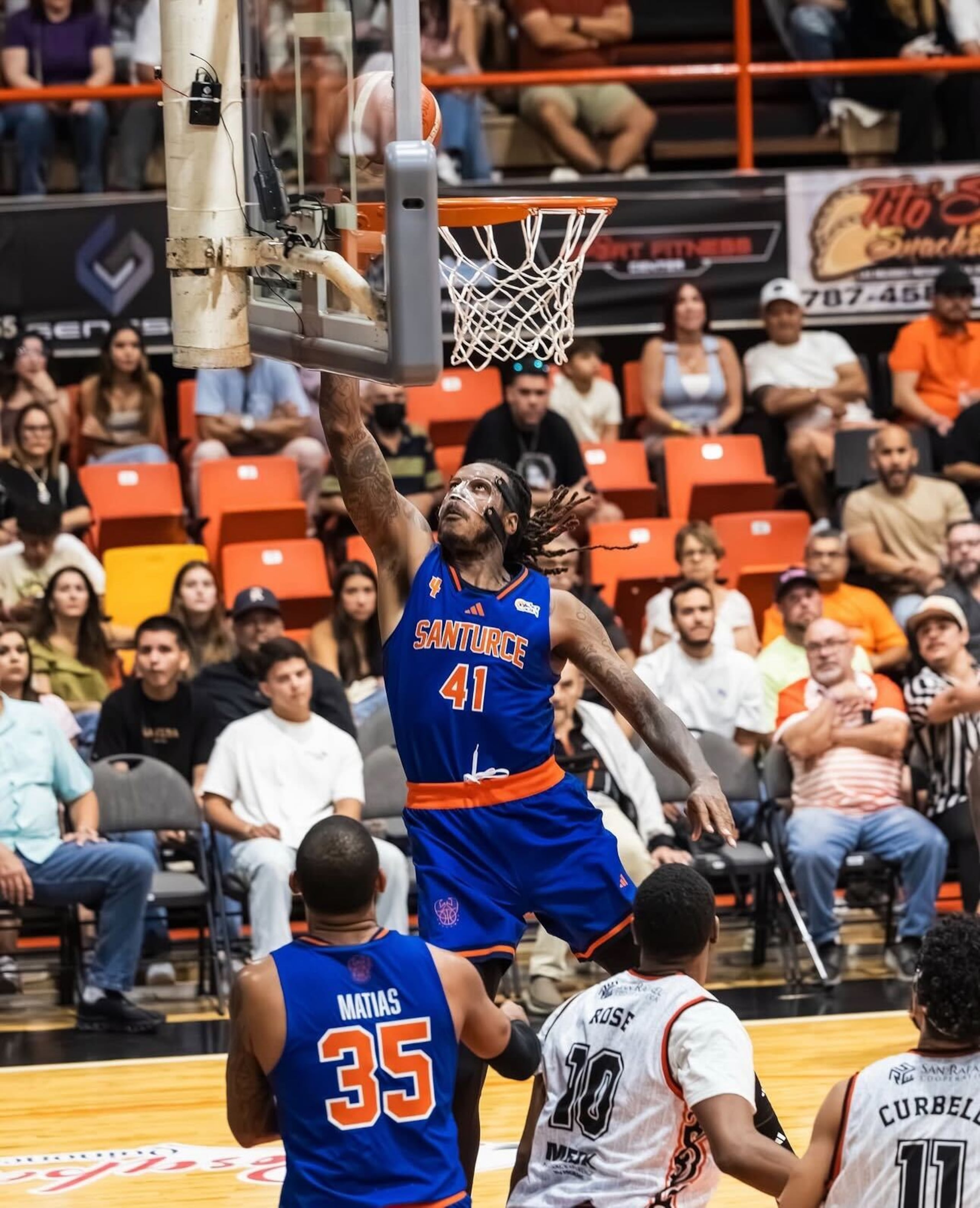 Davon Jefferson firmó un doble-doble de 21 puntos y 15 rebotes en la quinta victoria consecutiva de los Cangrejeros.
