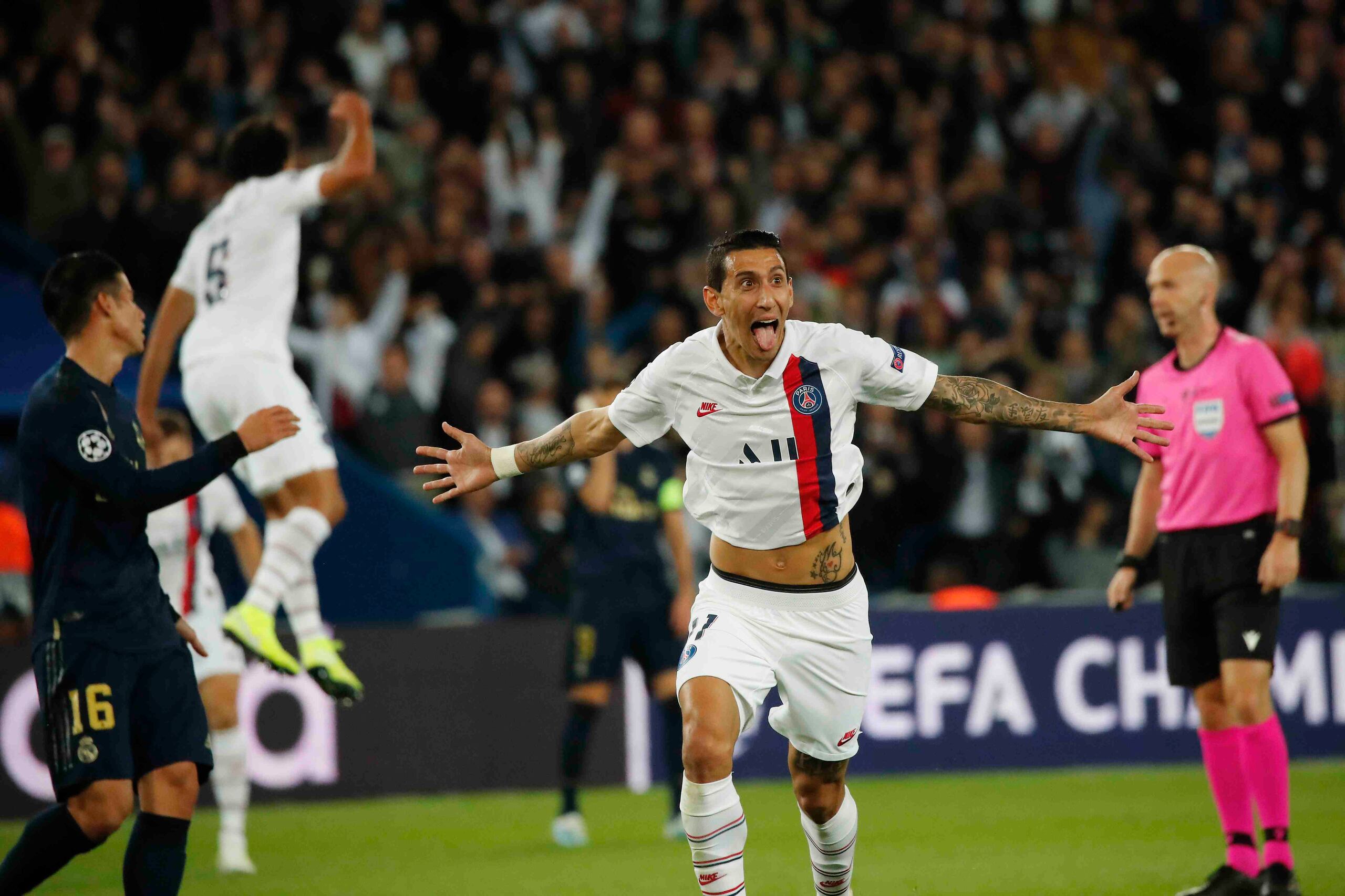 Angel Di María celebra uno de sus goles contra su exequipo. (AP)