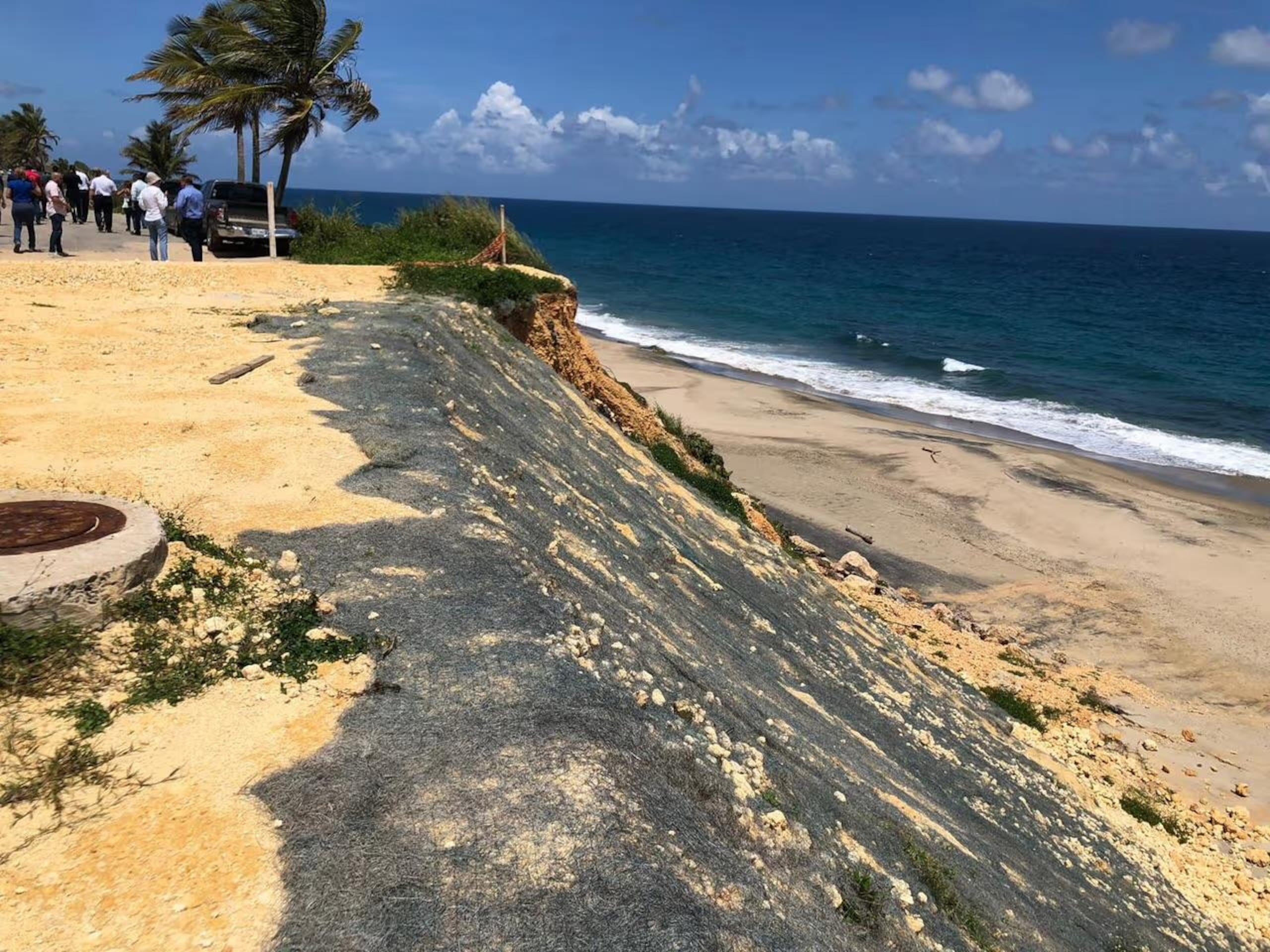 La erosión costera está amenazando áreas de Radioville y Barrio Obrero en Arecibo.
