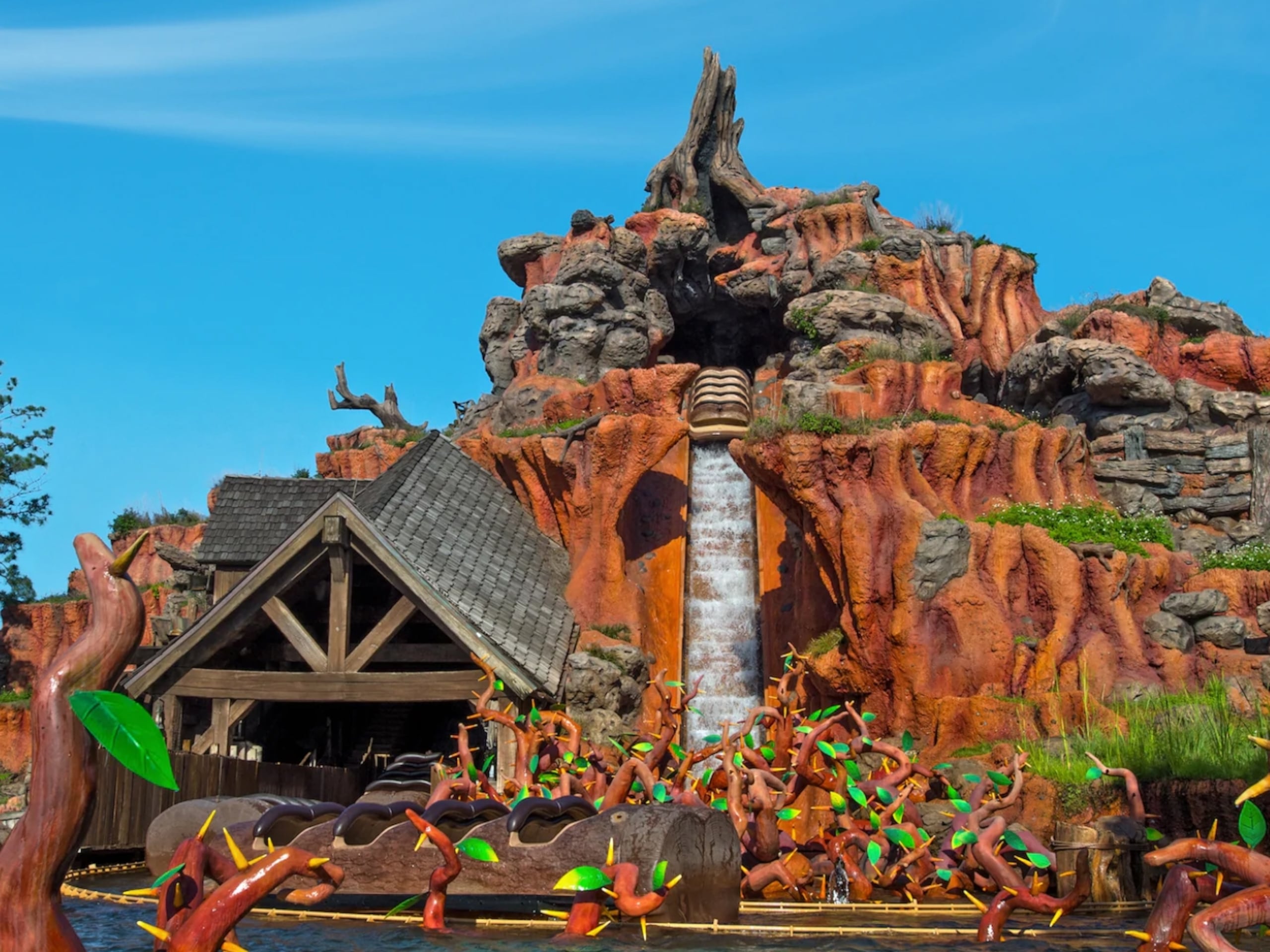 La atracción "Tiana’s Bayou Adventure" antes era "Splash Mountain".